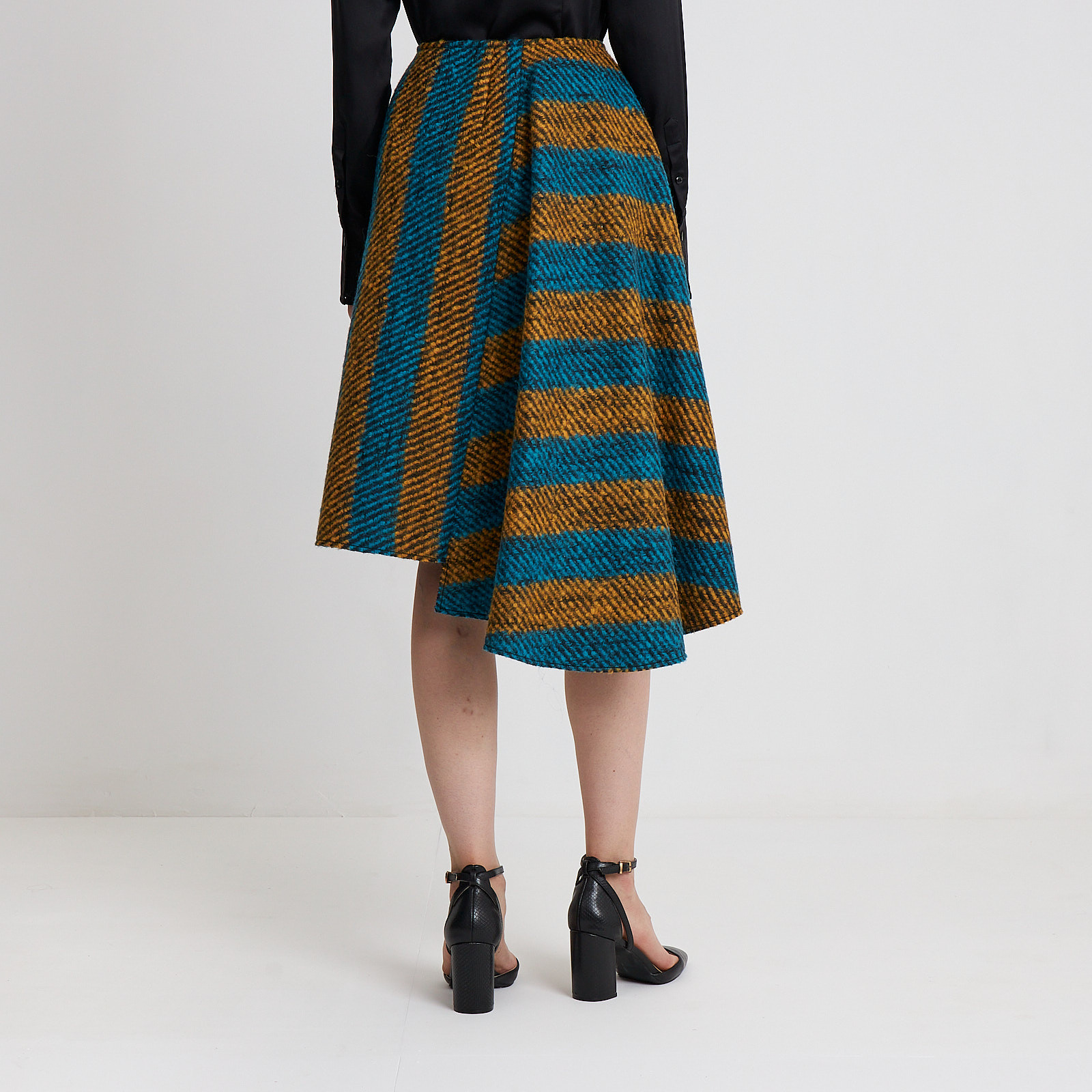 Юбка Prada - фото из каталога магазина брендовой одежды Second Friend Store Юбка Prada - купить оригинал в секонд-хенде SFS - 3