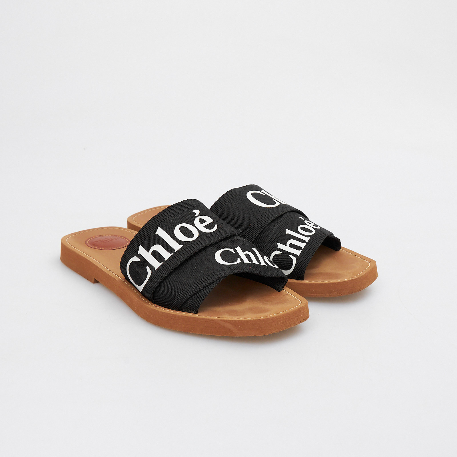 Сандалии  черного цвета Chloe - фото из каталога магазина брендовой одежды Second Friend Store Сандалии Chloe - купить оригинал в секонд-хенде SFS - 2