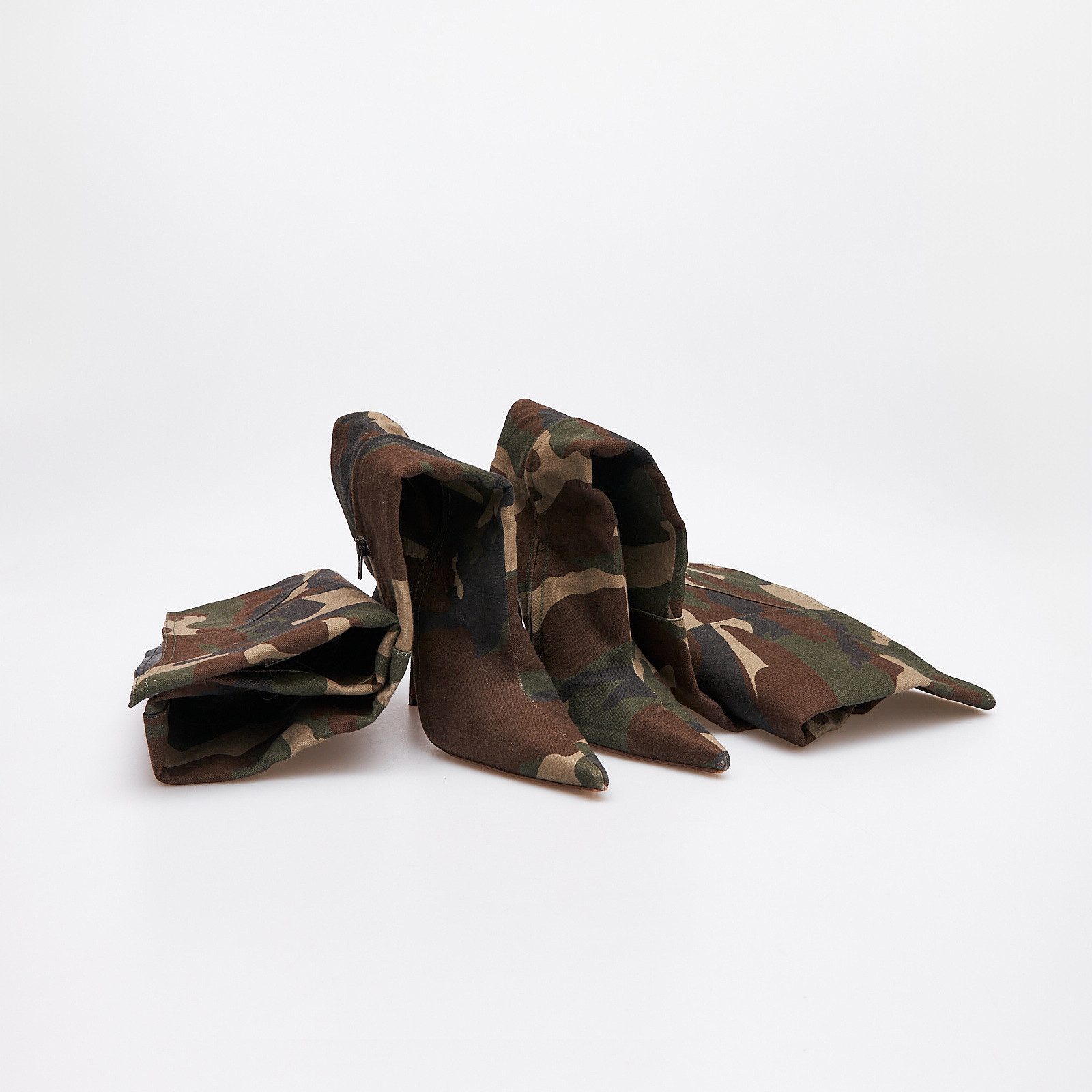 Ботфорты зеленого цвета Vetements - фото из каталога магазина брендовой одежды Second Friend Store Ботфорты Vetements - купить оригинал в секонд-хенде SFS - 2