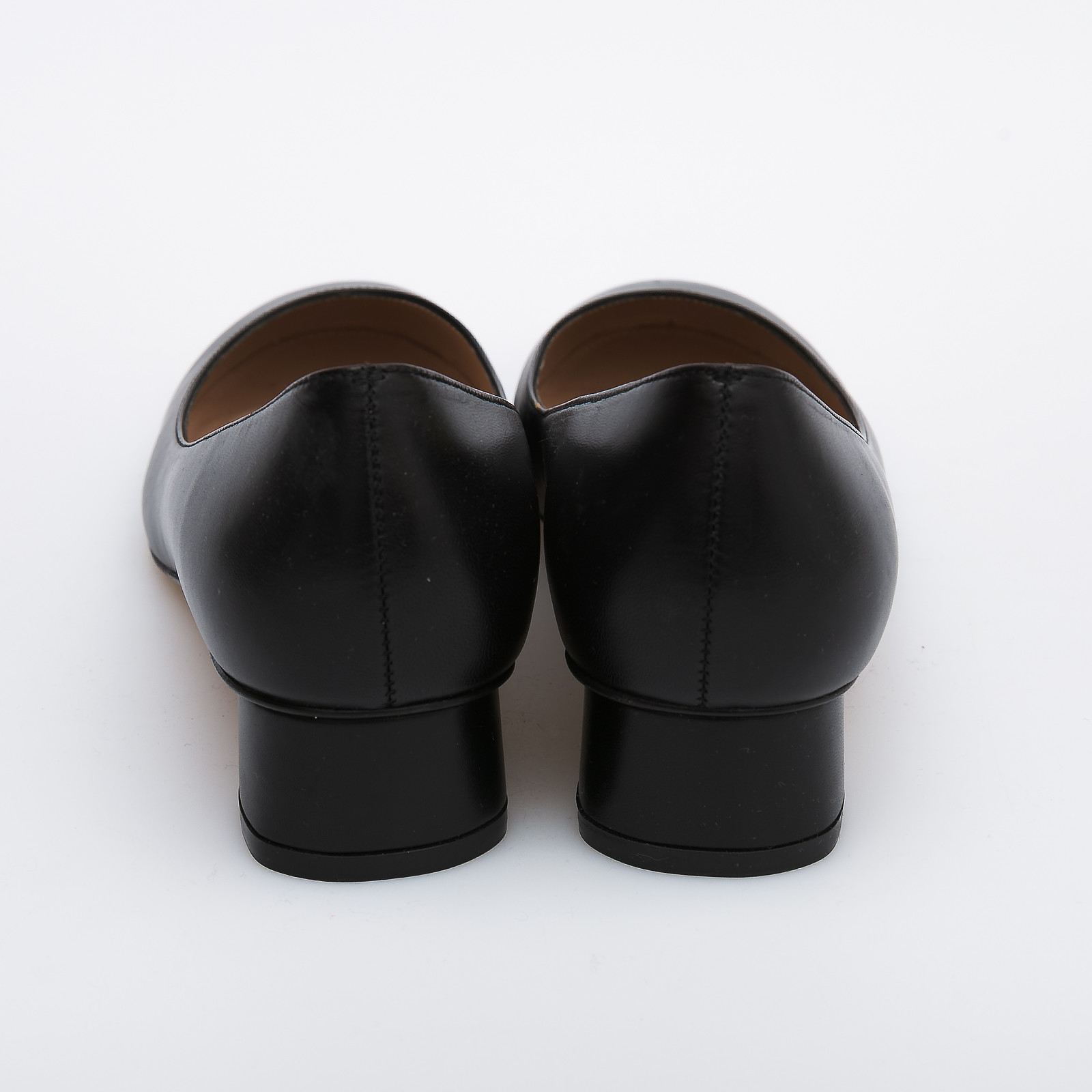 Туфли черного цвета Stuart Weitzman - фото из каталога магазина брендовой одежды Second Friend Store Туфли Stuart Weitzman - купить оригинал в секонд-хенде SFS - 3