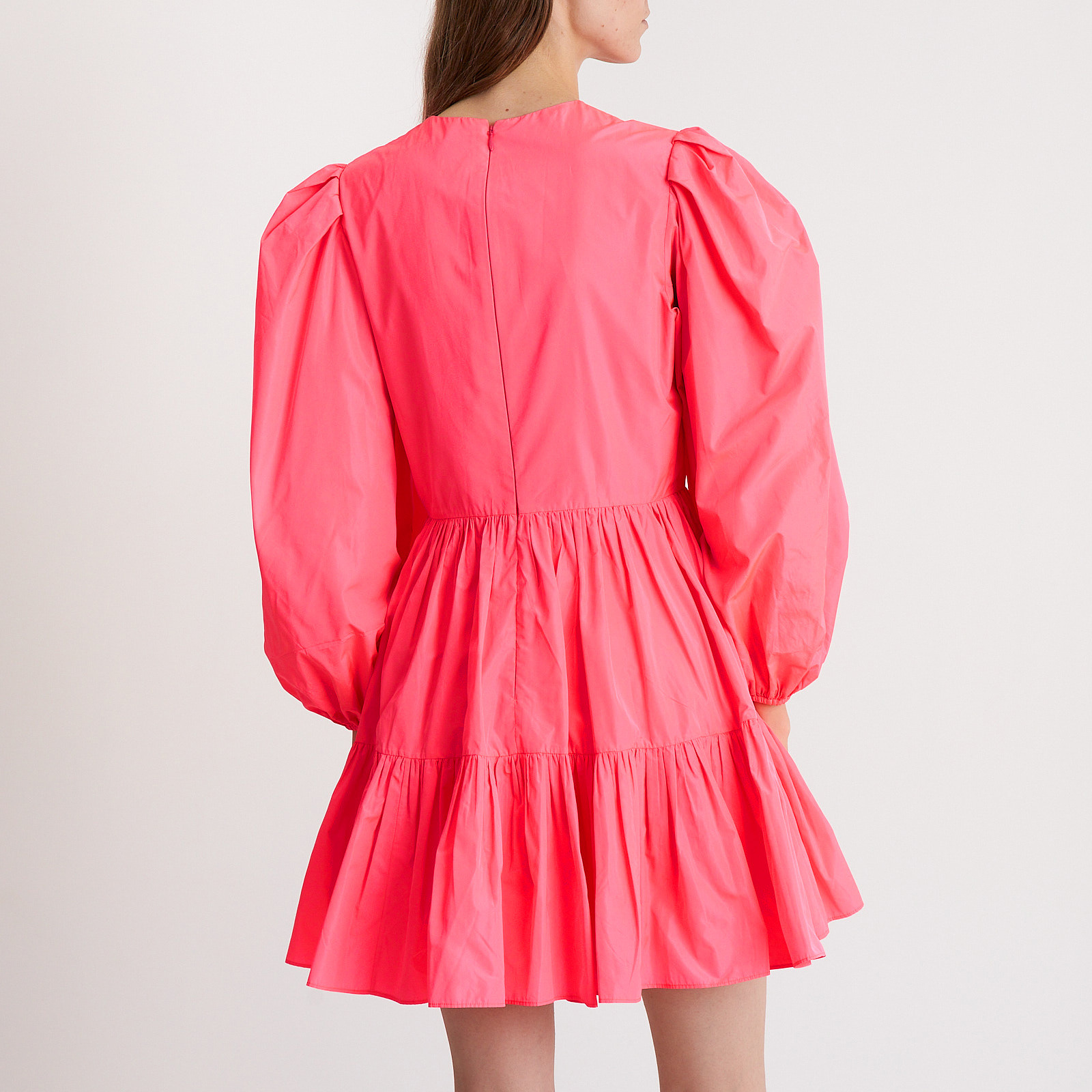 Платье розового цвета Valentino - фото из каталога магазина брендовой одежды Second Friend Store Платье Valentino - купить оригинал в секонд-хенде SFS - 3