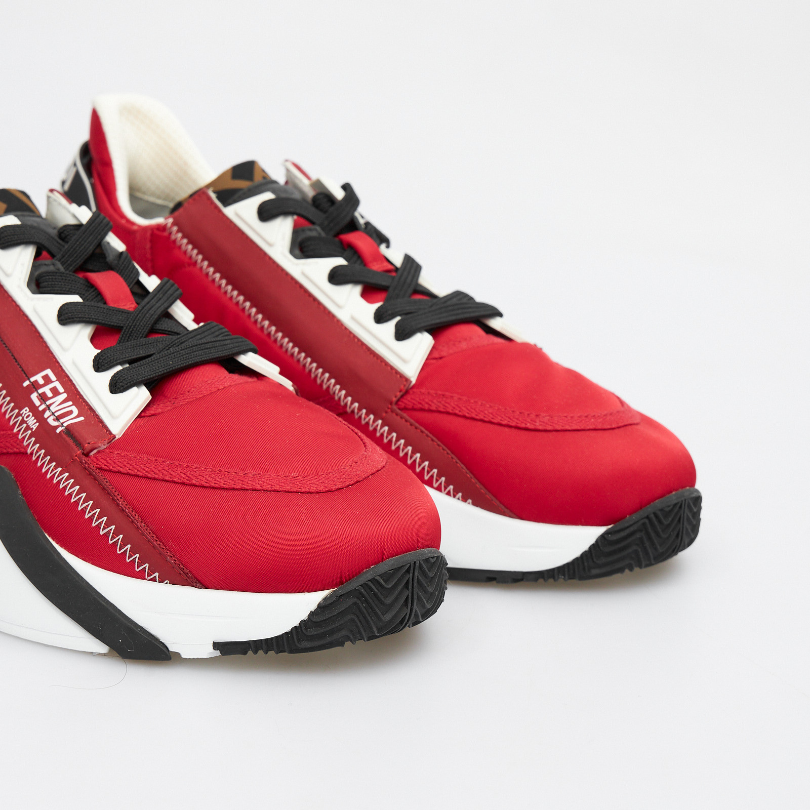 Кроссовки красного цвета Fendi - фото из каталога магазина брендовой одежды Second Friend Store Кроссовки Fendi - купить оригинал в секонд-хенде SFS - 4