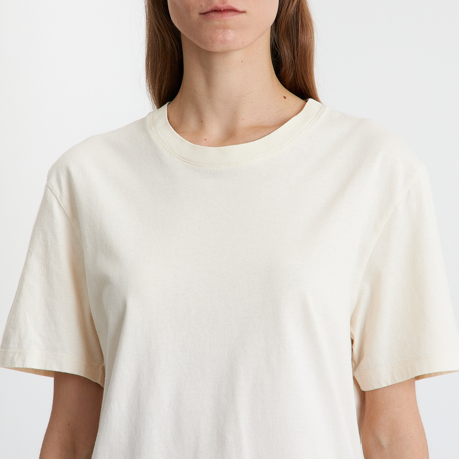 Футболка  бежевого цвета Maison Margiela - фото из каталога магазина брендовой одежды Second Friend Store Футболка Maison Margiela - купить оригинал в секонд-хенде SFS - 4
