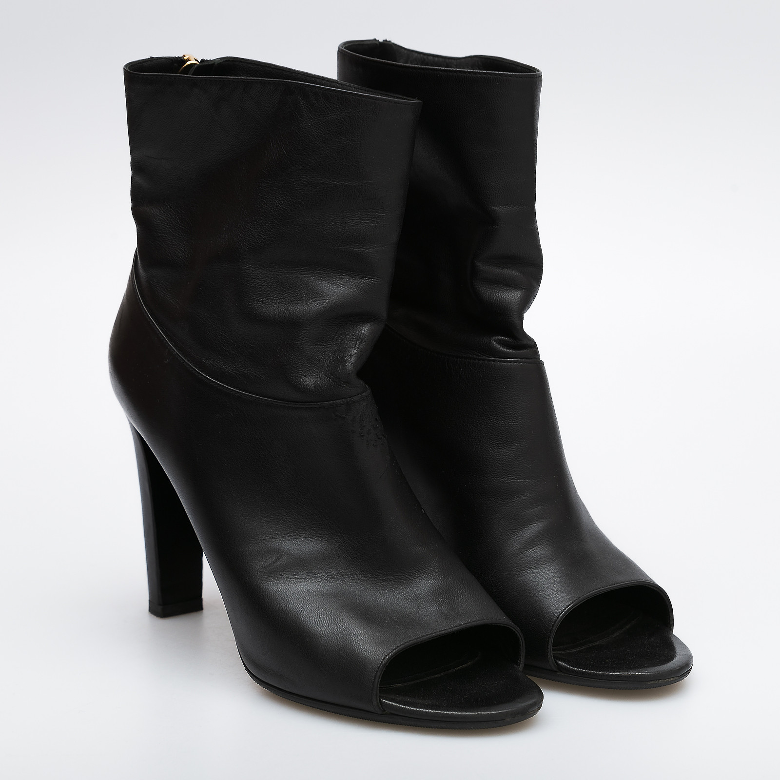 Ботильоны черного цвета Chanel - фото из каталога магазина брендовой одежды Second Friend Store Ботильоны Chanel - купить оригинал в секонд-хенде SFS - 2