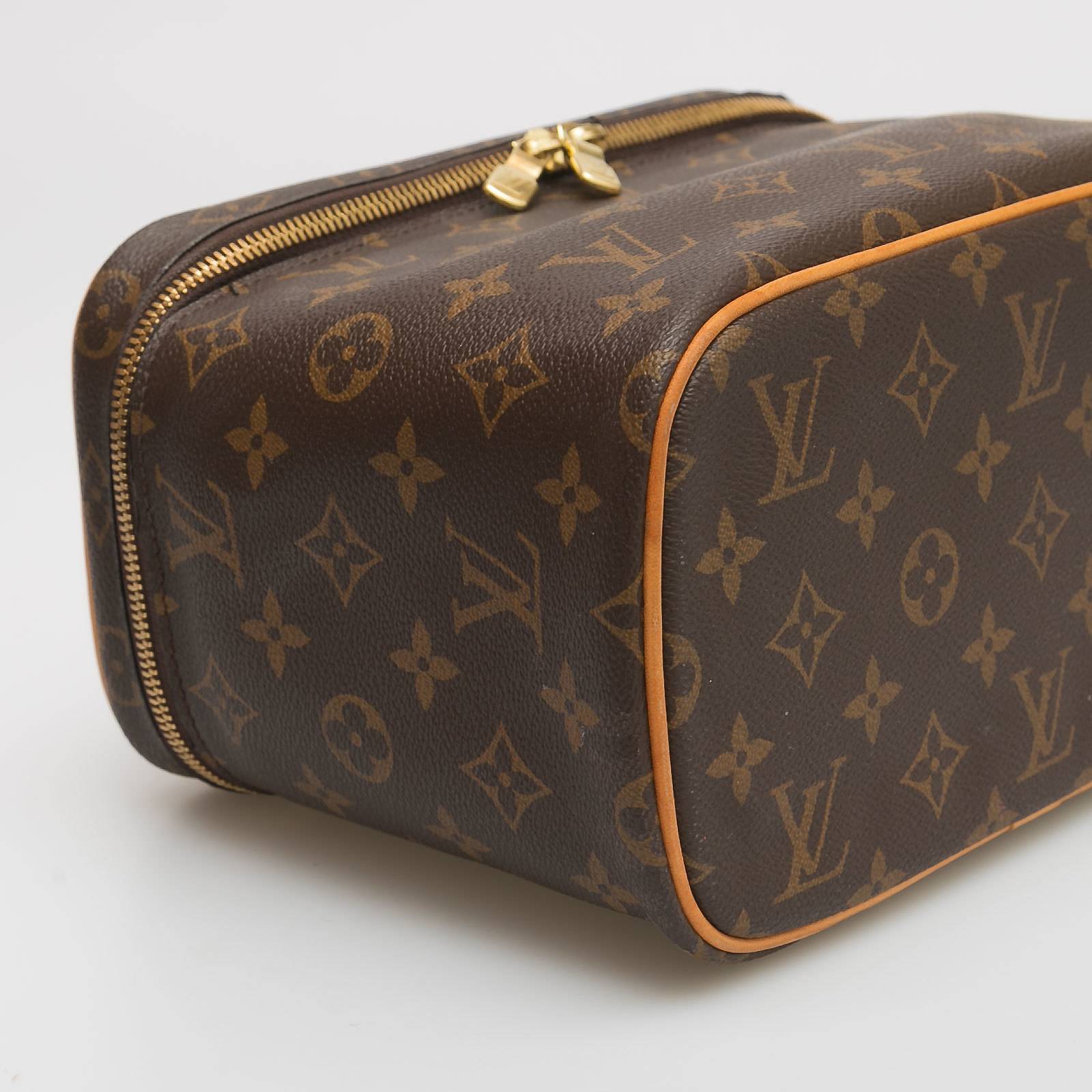 Косметичка Louis Vuitton коричневая, - купить за 49000 ₽ | SFS