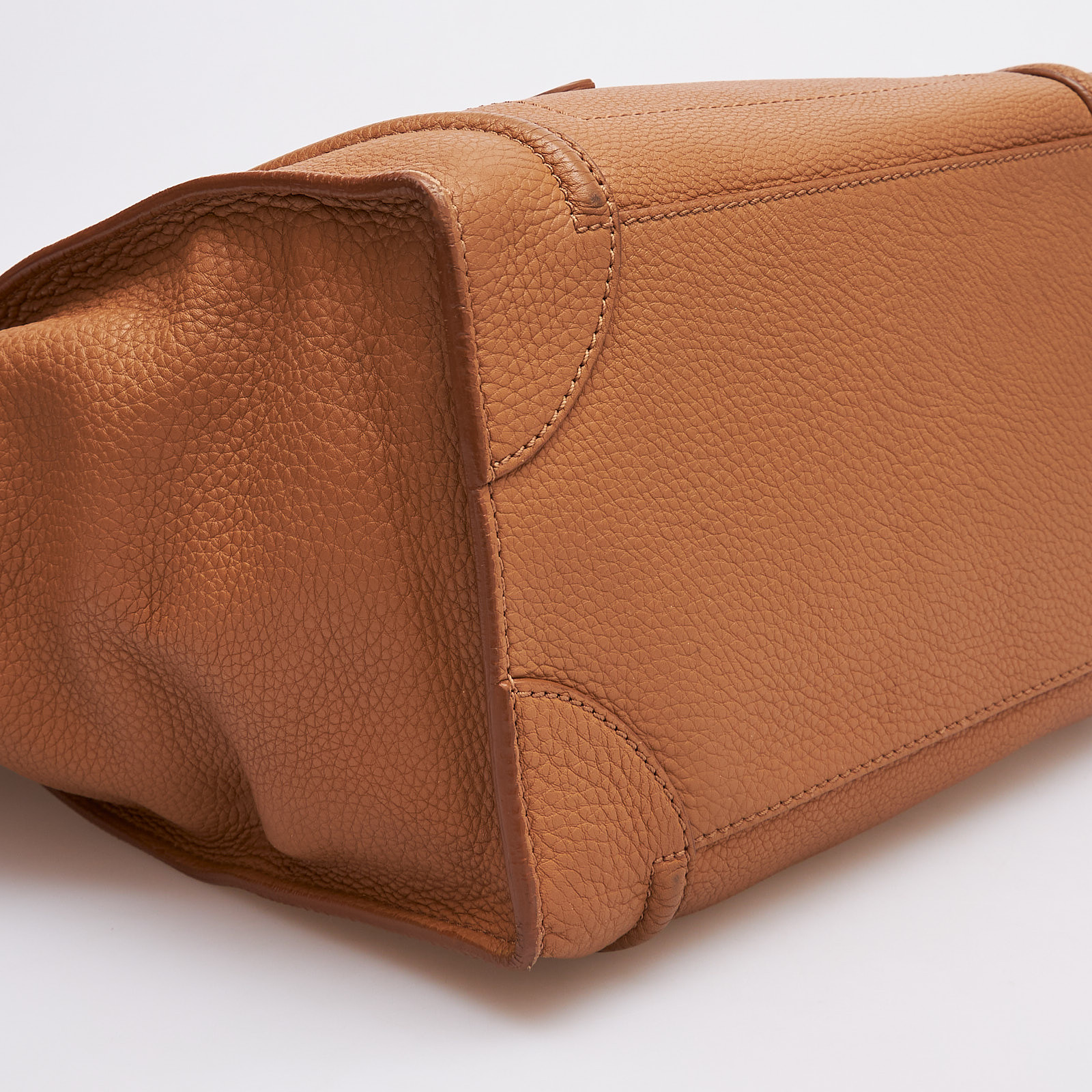 Сумка  коричневого цвета Celine - фото из каталога магазина брендовой одежды Second Friend Store Сумка Celine - купить оригинал в секонд-хенде SFS - 7