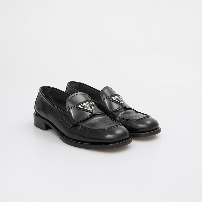 Лоферы Prada