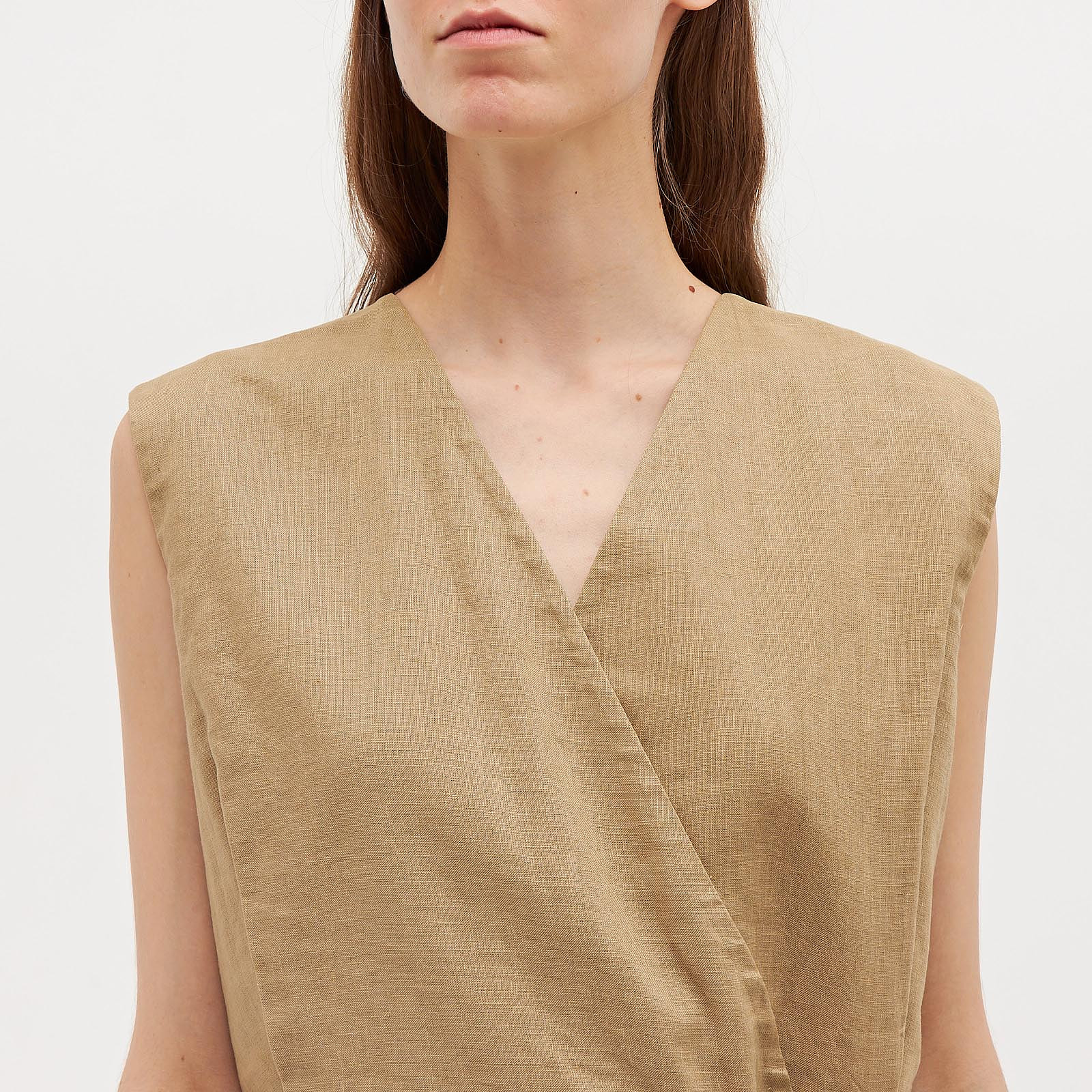 Жилет бежевого цвета Celine - фото из каталога магазина брендовой одежды Second Friend Store Жилет Celine - купить оригинал в секонд-хенде SFS - 4