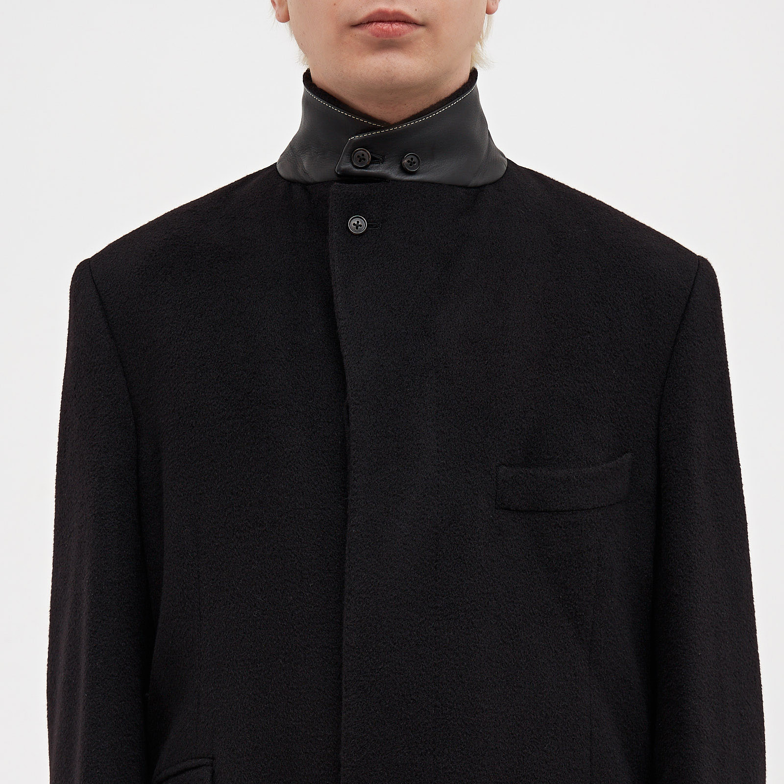 Пальто черного цвета Hermes - фото из каталога магазина брендовой одежды Second Friend Store Пальто Hermes - купить оригинал в секонд-хенде SFS - 5