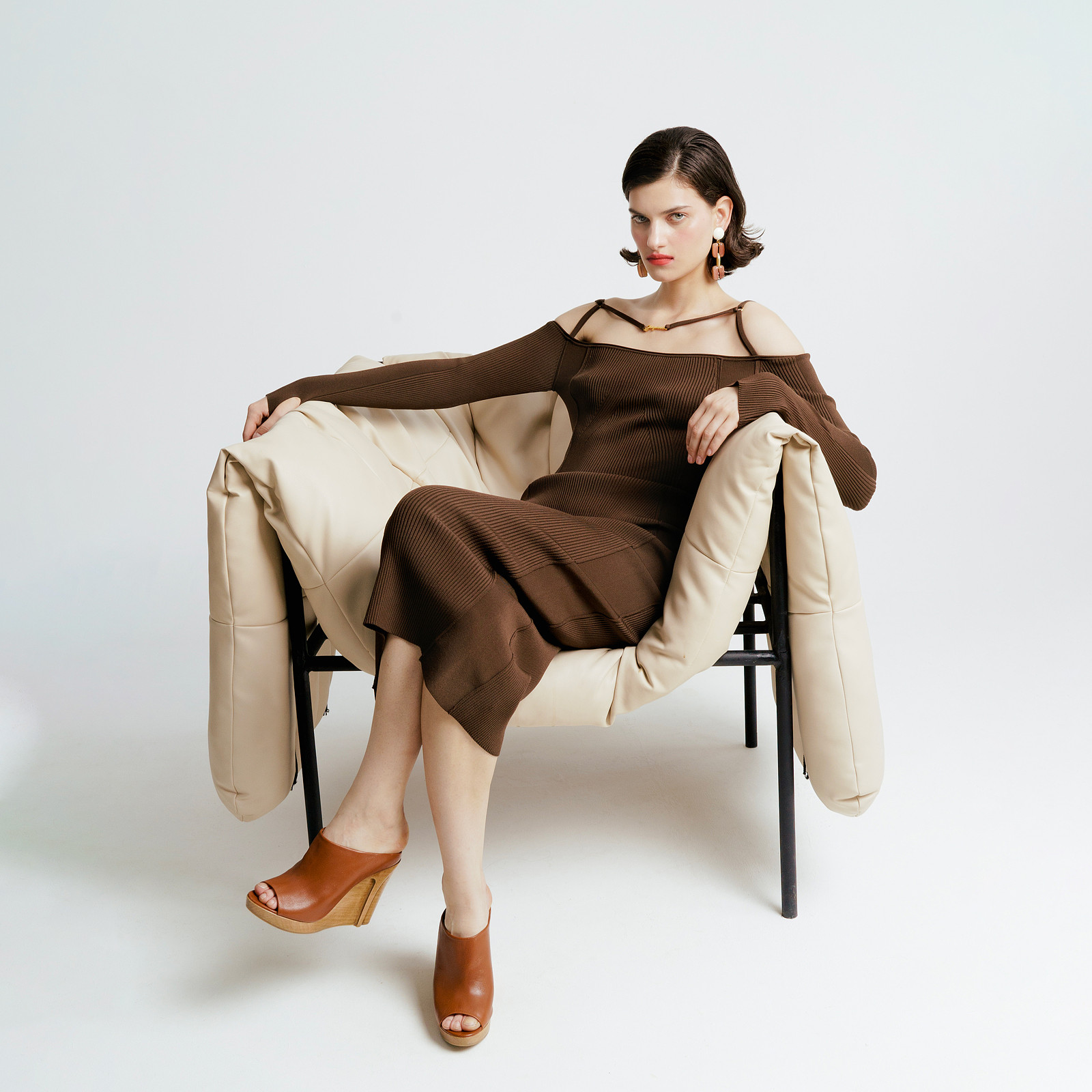 Сабо коричневого цвета Maison Margiela - фото из каталога магазина брендовой одежды Second Friend Store Сабо Maison Margiela - купить оригинал в секонд-хенде SFS - 2