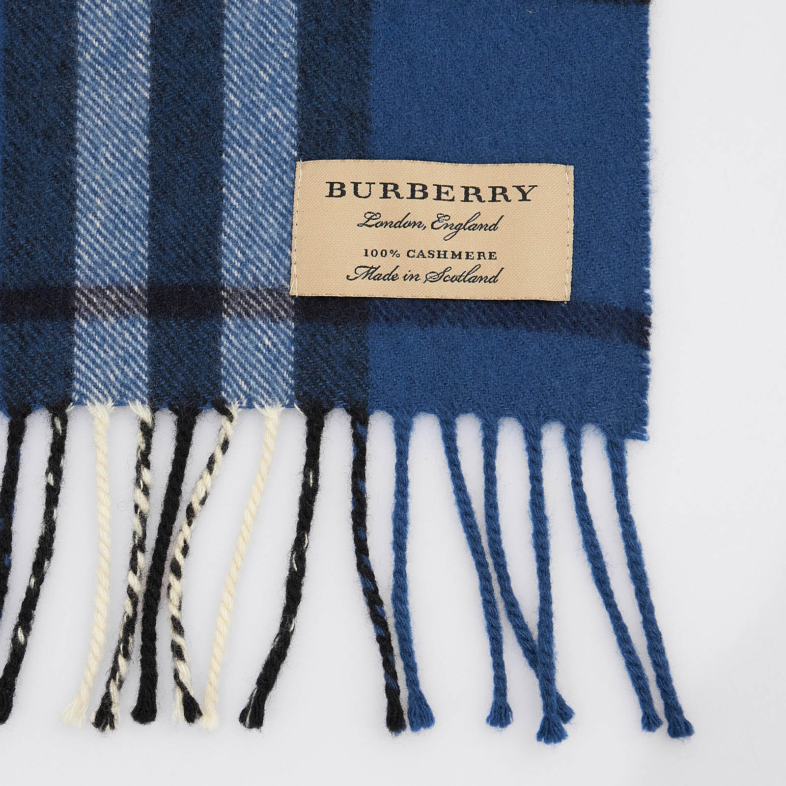 Шарф синего цвета Burberry - фото из каталога магазина брендовой одежды Second Friend Store Шарф Burberry - купить оригинал в секонд-хенде SFS - 5
