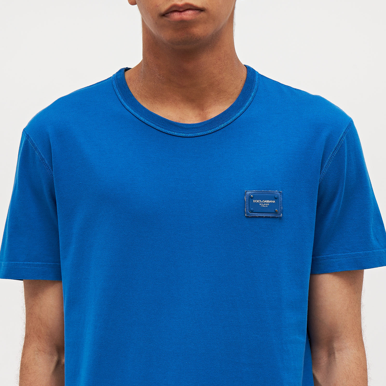 Футболка синего цвета Dolce&Gabbana - фото из каталога магазина брендовой одежды Second Friend Store Футболка Dolce&Gabbana - купить оригинал в секонд-хенде SFS - 4