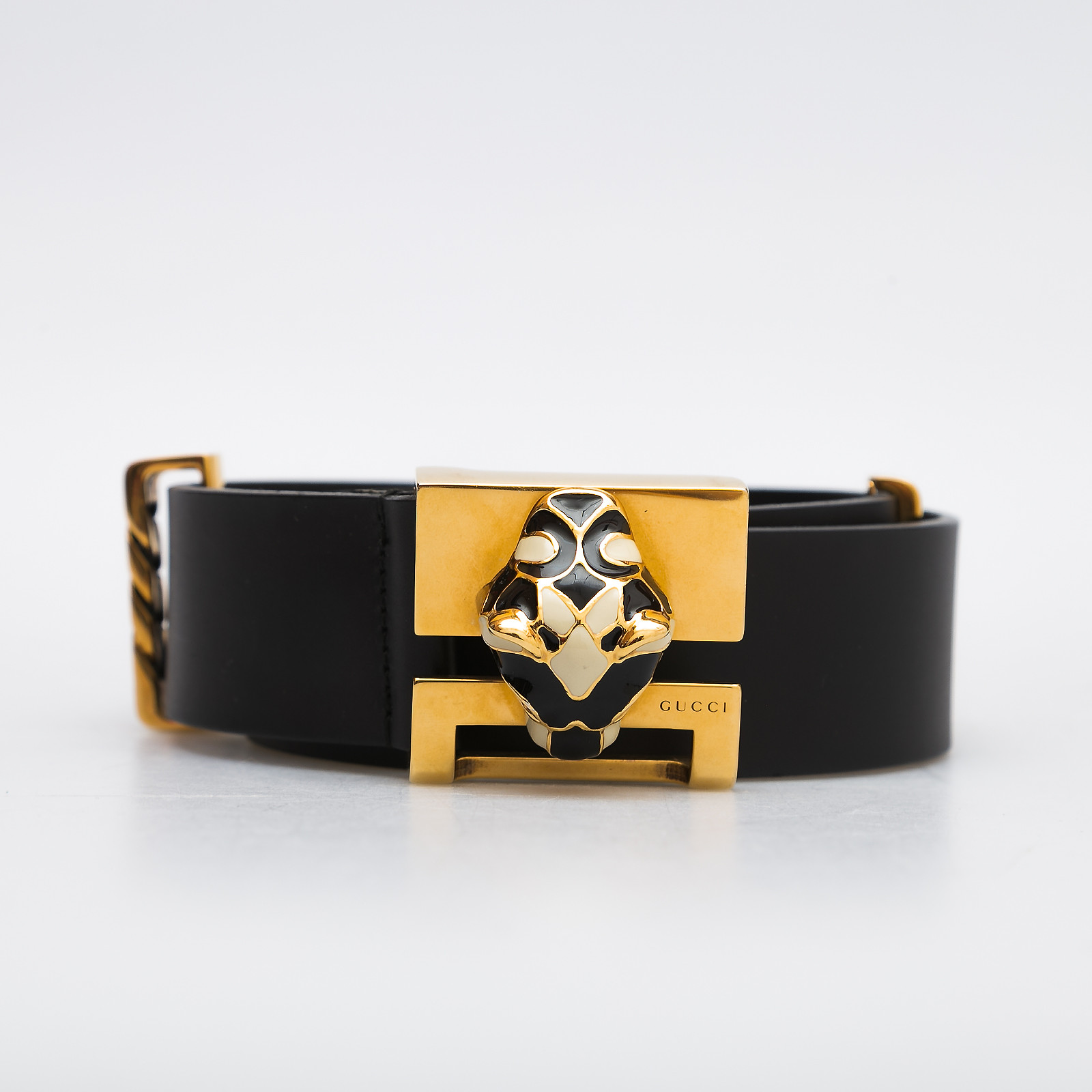 Ремень черного цвета Gucci - фото из каталога магазина брендовой одежды Second Friend Store Ремень Gucci - купить оригинал в секонд-хенде SFS - 1