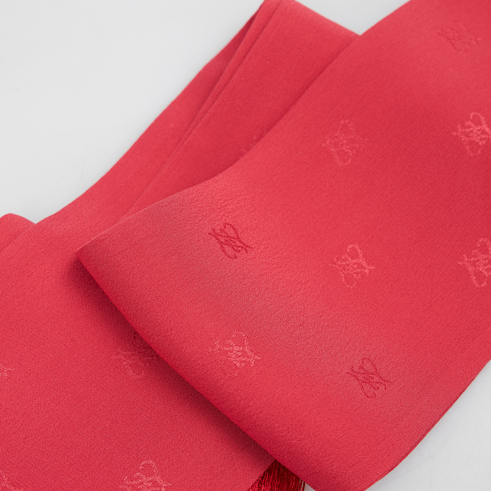 Шарф красного цвета Fendi - фото из каталога магазина брендовой одежды Second Friend Store Шарф Fendi - купить оригинал в секонд-хенде SFS - 5