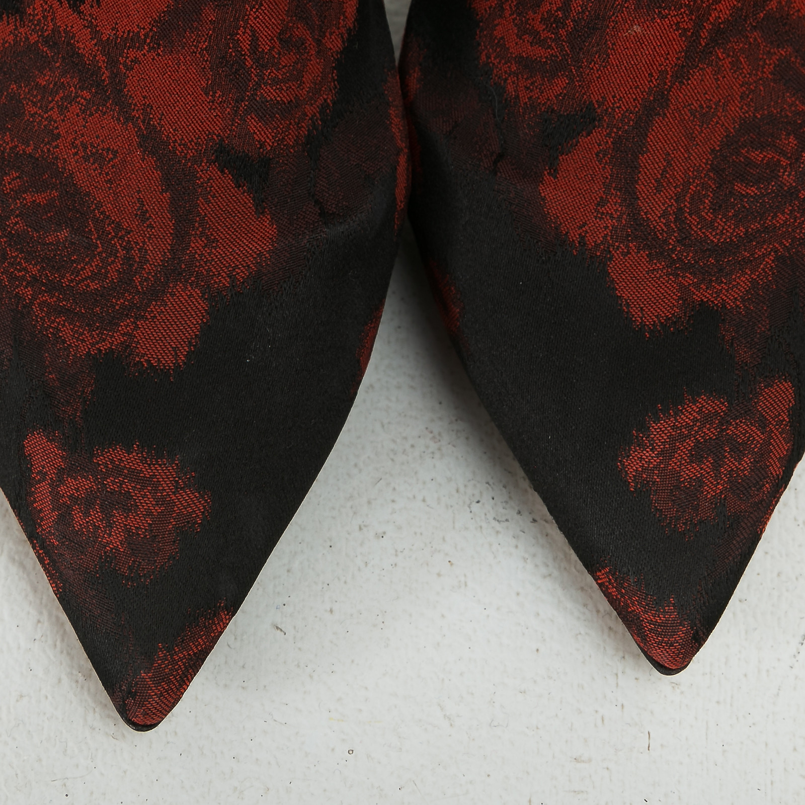 Сапоги черного цвета Dolce&Gabbana - фото из каталога магазина брендовой одежды Second Friend Store Сапоги Dolce&Gabbana - купить оригинал в секонд-хенде SFS - 6