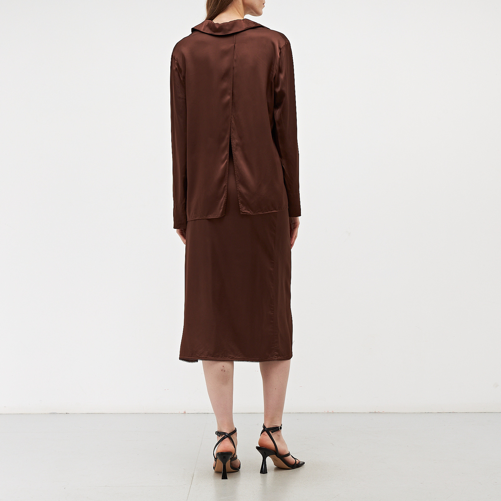 Костюм коричневого цвета Jacquemus - фото из каталога магазина брендовой одежды Second Friend Store Костюм Jacquemus - купить оригинал в секонд-хенде SFS - 3