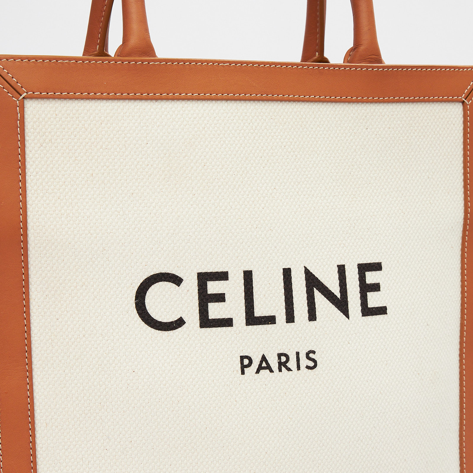 Сумка белого цвета Celine - фото из каталога магазина брендовой одежды Second Friend Store Сумка Celine - купить оригинал в секонд-хенде SFS - 5