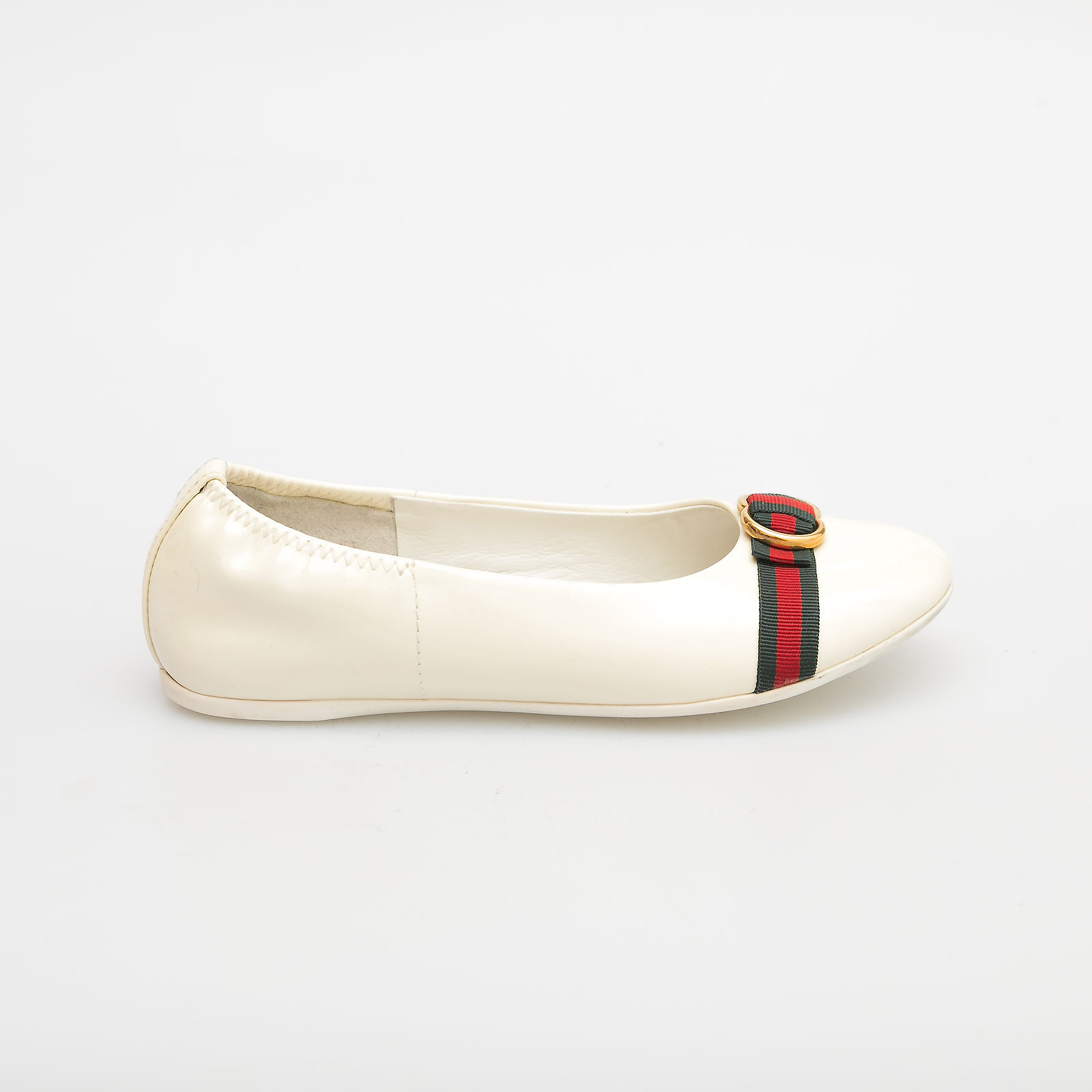 Балетки  белого цвета Gucci - фото из каталога магазина брендовой одежды Second Friend Store Балетки Gucci - купить оригинал в секонд-хенде SFS - 1