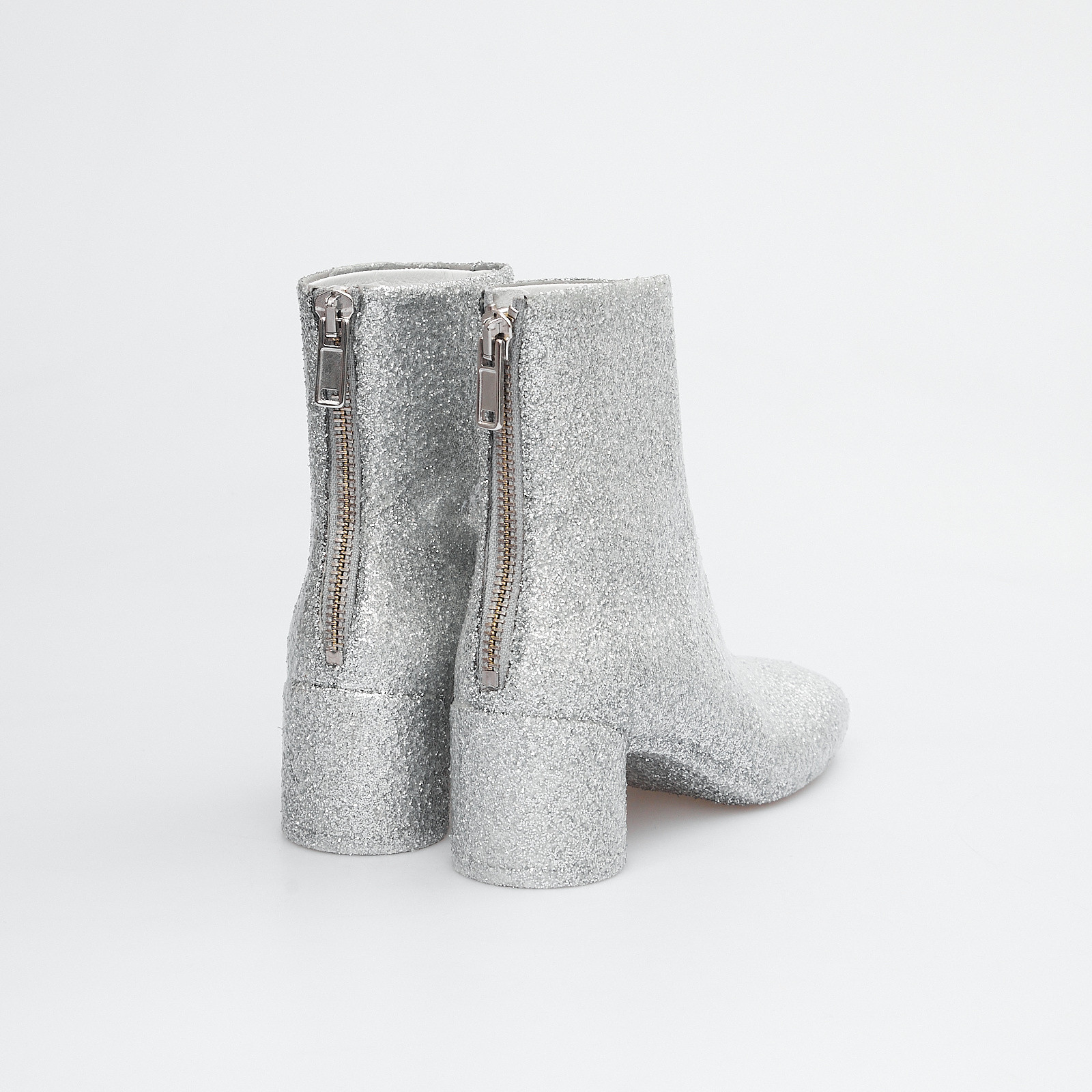Ботинки серебряного цвета MM6 Maison Margiela - фото из каталога магазина брендовой одежды Second Friend Store Ботинки MM6 Maison Margiela - купить оригинал в секонд-хенде SFS - 3