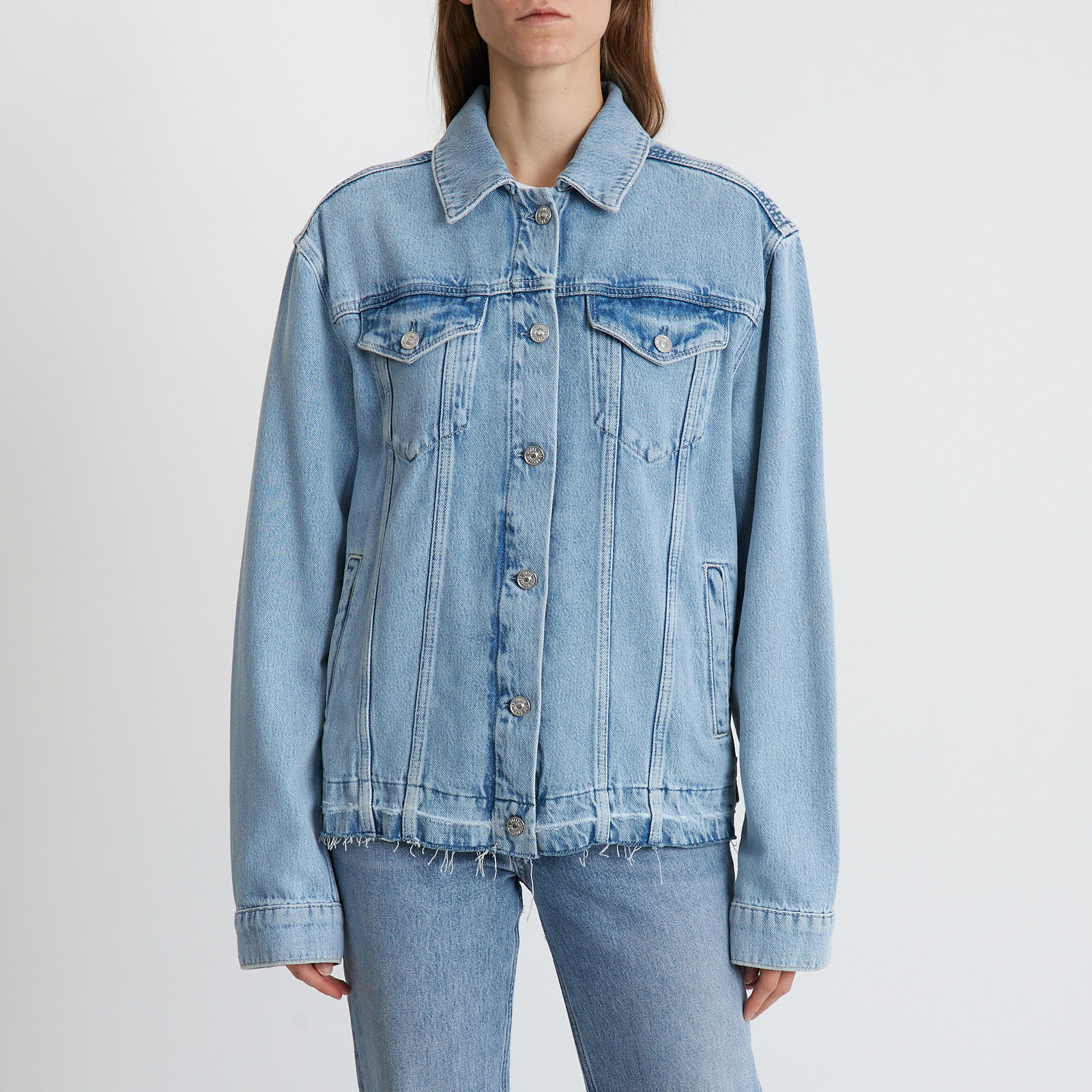 Джинсовая куртка голубого цвета Paige - фото из каталога магазина брендовой одежды Second Friend Store Джинсовая куртка Paige - купить оригинал в секонд-хенде SFS - 1