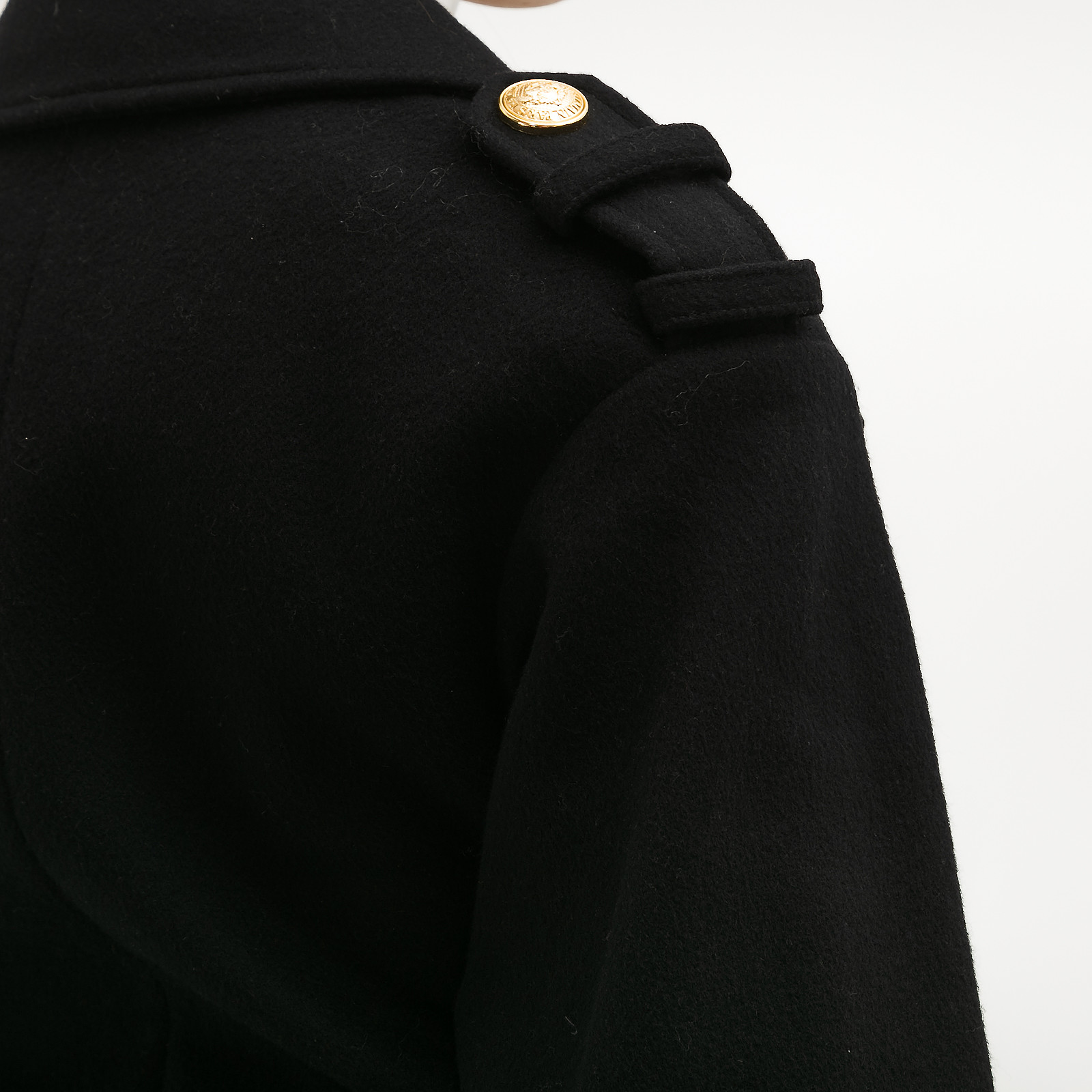 Пальто черного цвета Balmain - фото из каталога магазина брендовой одежды Second Friend Store Пальто Balmain - купить оригинал в секонд-хенде SFS - 5