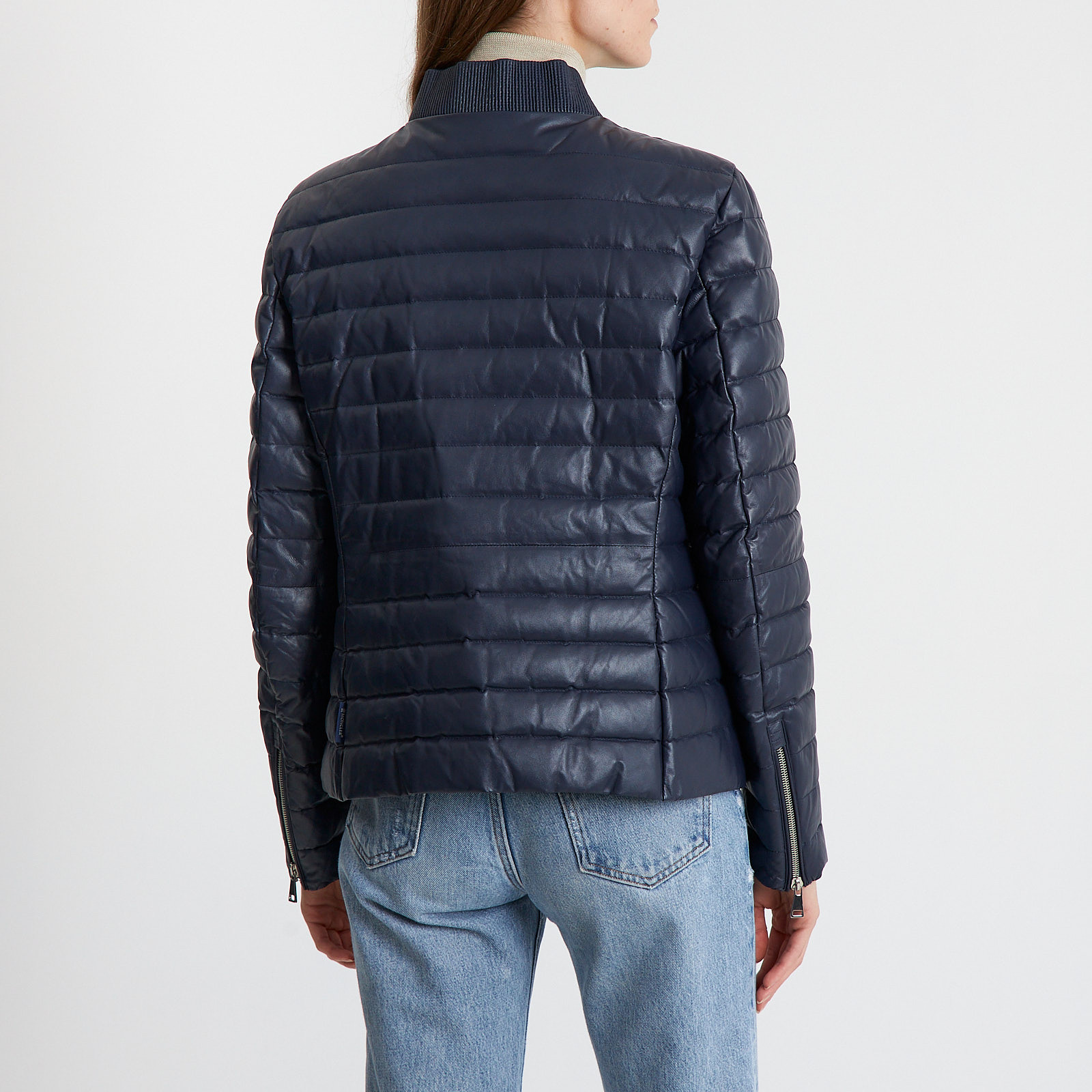 Куртка синего цвета Moncler - фото из каталога магазина брендовой одежды Second Friend Store Куртка Moncler - купить оригинал в секонд-хенде SFS - 2