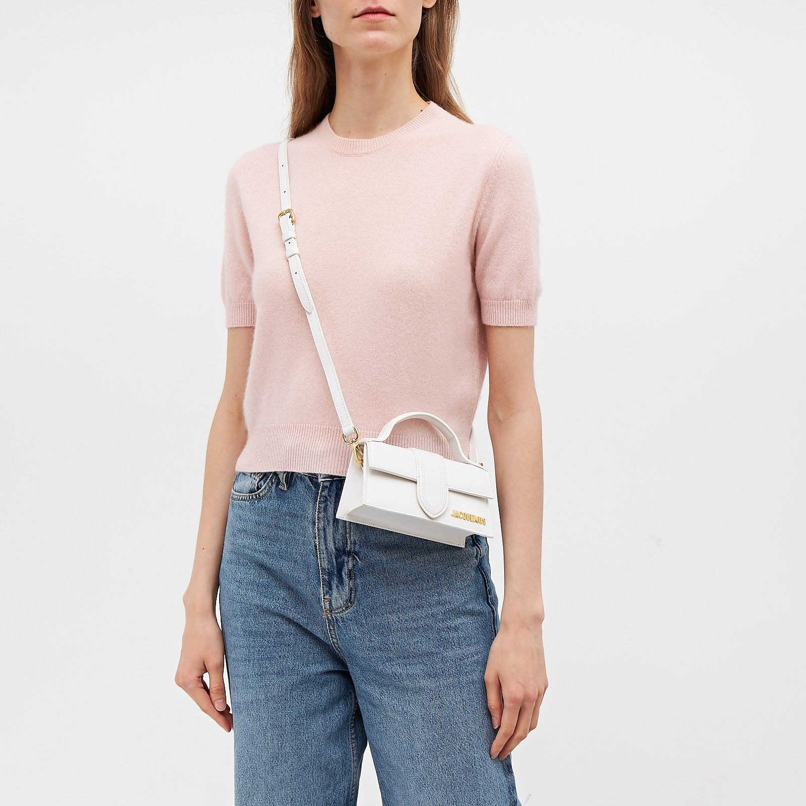 Сумка белого цвета Jacquemus - фото из каталога магазина брендовой одежды Second Friend Store Сумка Jacquemus - купить оригинал в секонд-хенде SFS - 2