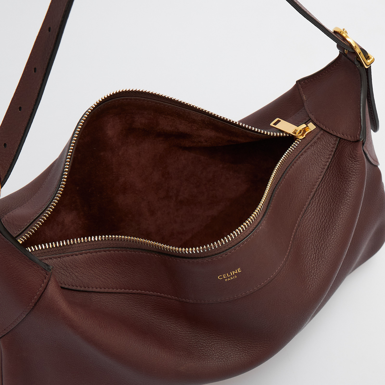 Сумка бордового цвета Celine - фото из каталога магазина брендовой одежды Second Friend Store Сумка Celine - купить оригинал в секонд-хенде SFS - 8