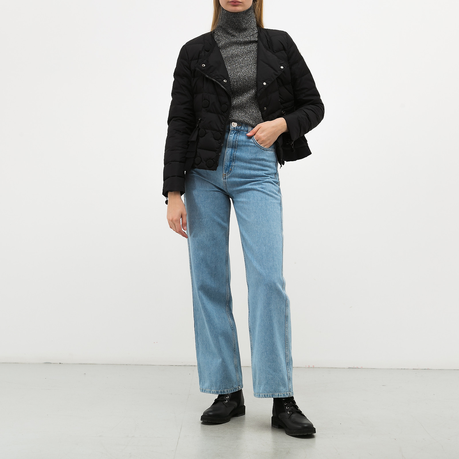 Пуховик черного цвета Moncler - фото из каталога магазина брендовой одежды Second Friend Store Пуховик Moncler - купить оригинал в секонд-хенде SFS - 2