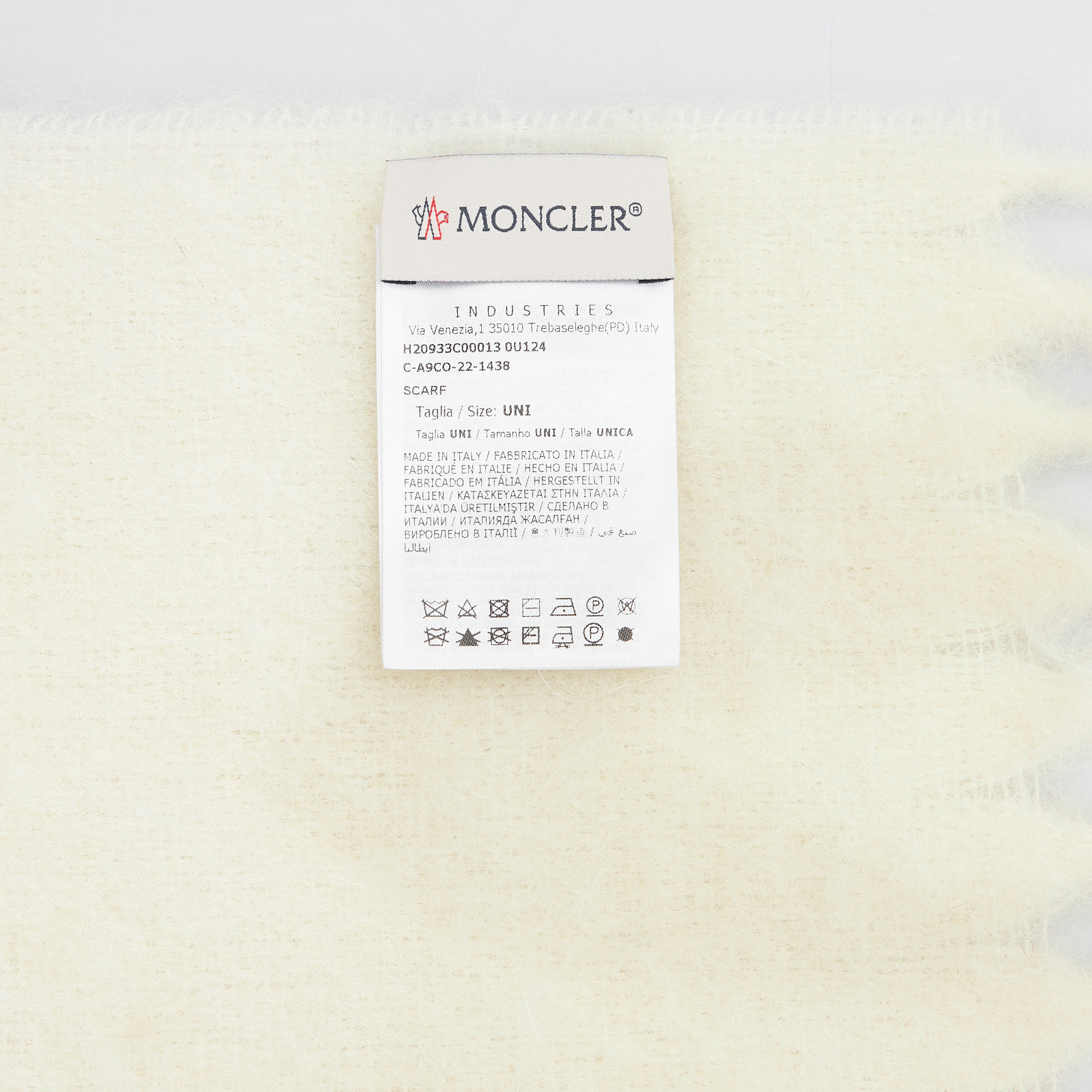 Шарф белого цвета Moncler - фото из каталога магазина брендовой одежды Second Friend Store Шарф Moncler - купить оригинал в секонд-хенде SFS - 4