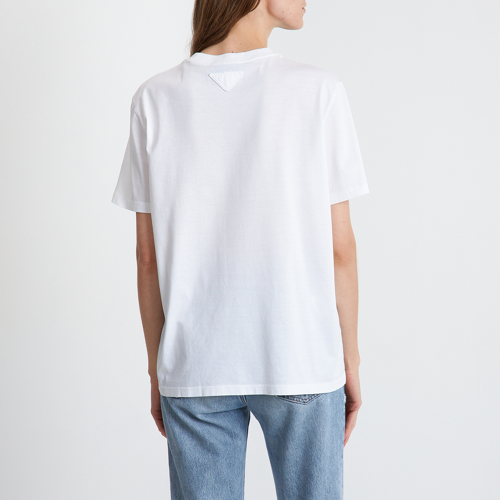 Футболка белого цвета Prada - фото из каталога магазина брендовой одежды Second Friend Store Футболка Prada - купить оригинал в секонд-хенде SFS - 3