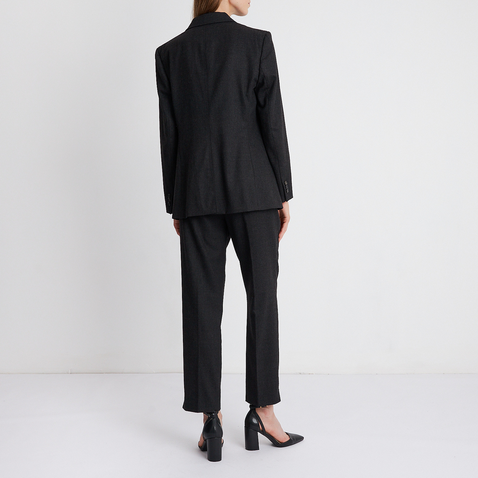 Костюм  серого цвета Loro Piana - фото из каталога магазина брендовой одежды Second Friend Store Костюм Loro Piana - купить оригинал в секонд-хенде SFS - 3