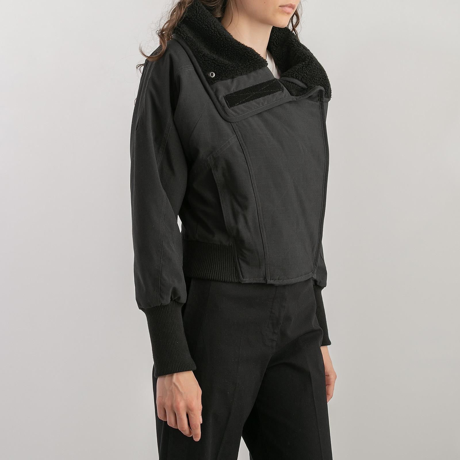 Куртка Adidas х черного цвета Stella McCartney - фото из каталога магазина брендовой одежды Second Friend Store Куртка Adidas х Stella McCartney - купить оригинал в секонд-хенде SFS - 3