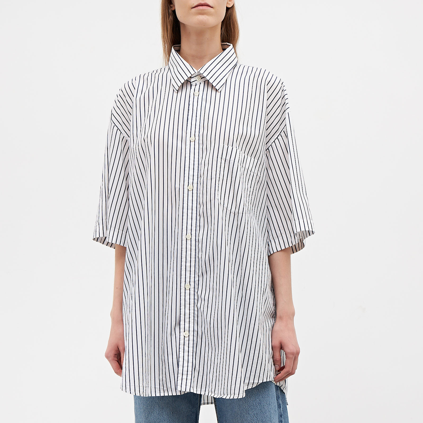 Рубашка белого цвета Balenciaga - фото из каталога магазина брендовой одежды Second Friend Store Рубашка Balenciaga - купить оригинал в секонд-хенде SFS - 1