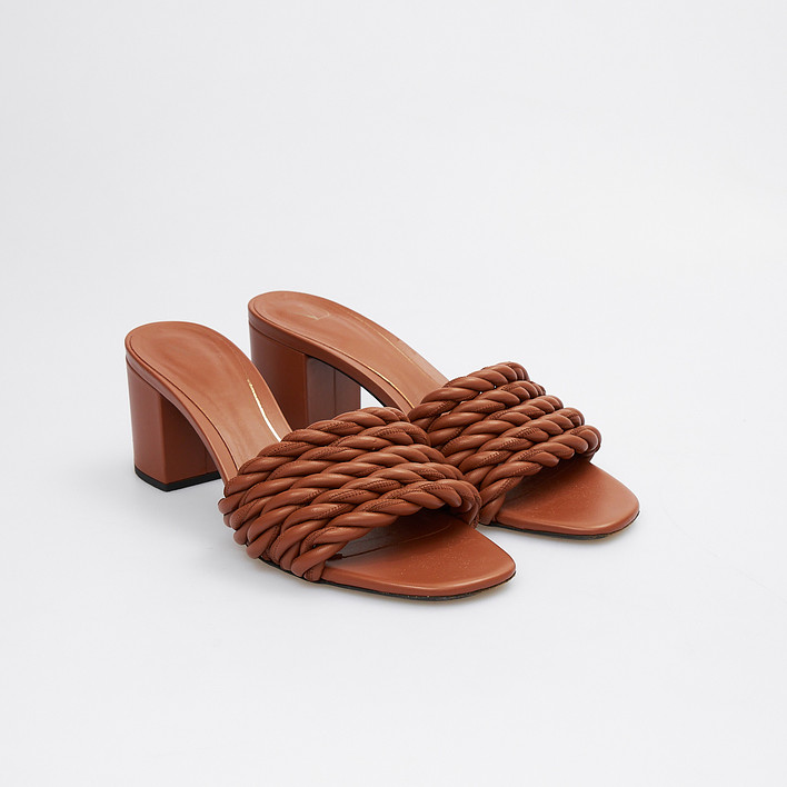 Мюли Valentino