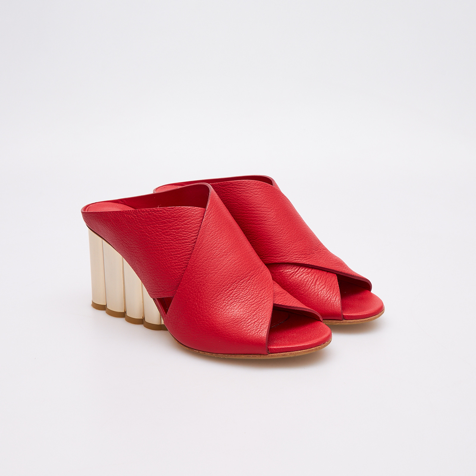 Мюли красного цвета Salvatore Ferragamo - фото из каталога магазина брендовой одежды Second Friend Store Мюли Salvatore Ferragamo - купить оригинал в секонд-хенде SFS - 2