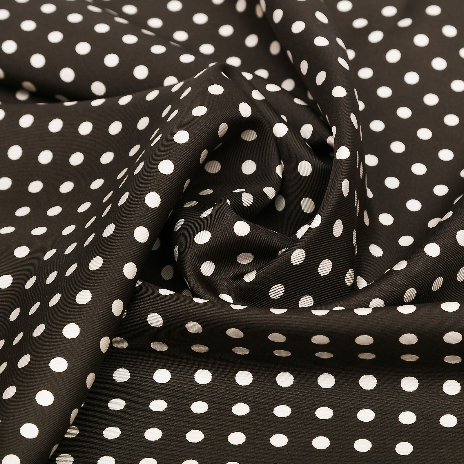 Платок зеленого цвета Valentino - фото из каталога магазина брендовой одежды Second Friend Store Платок Valentino - купить оригинал в секонд-хенде SFS - 4