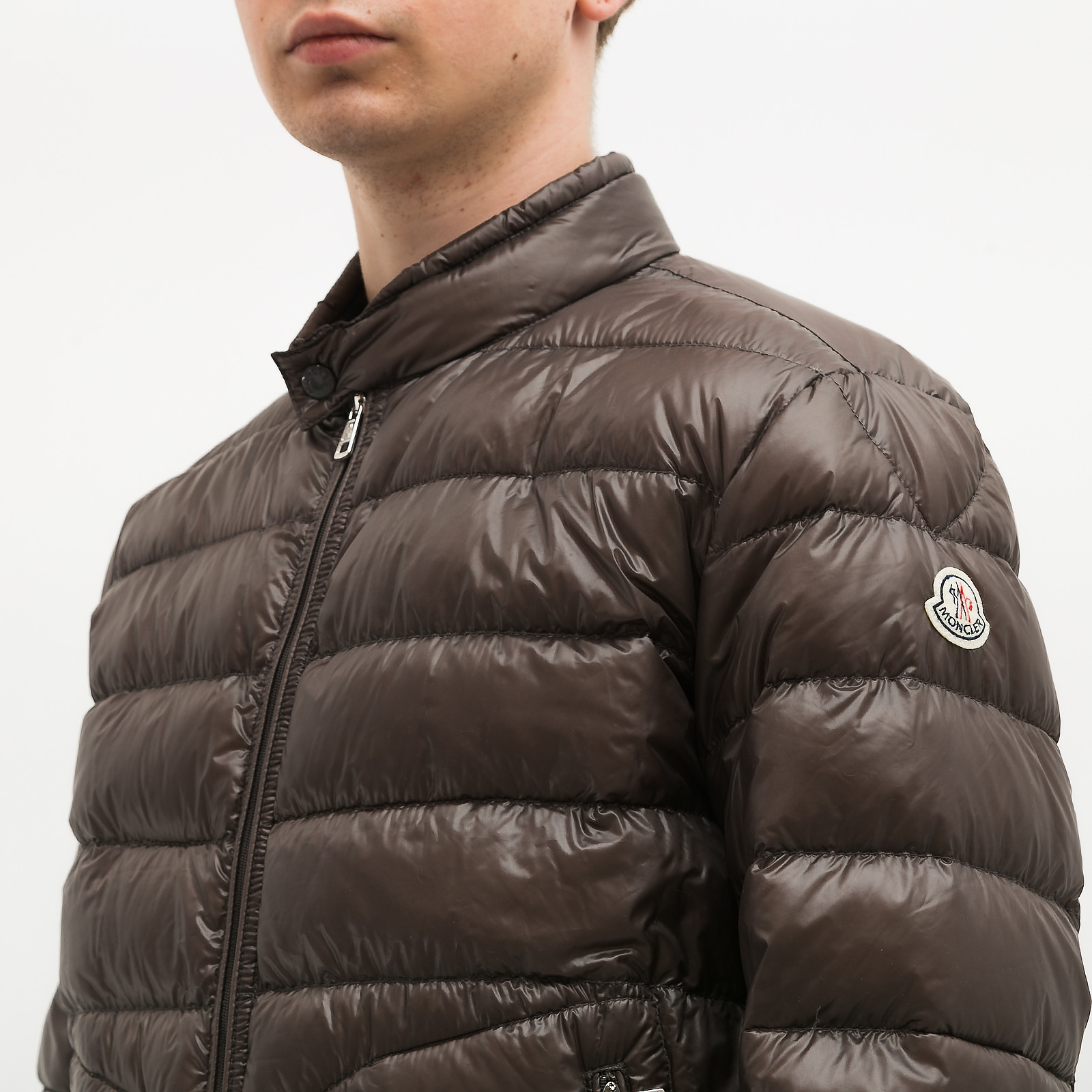 Пуховик коричневого цвета Moncler - фото из каталога магазина брендовой одежды Second Friend Store Пуховик Moncler - купить оригинал в секонд-хенде SFS - 4