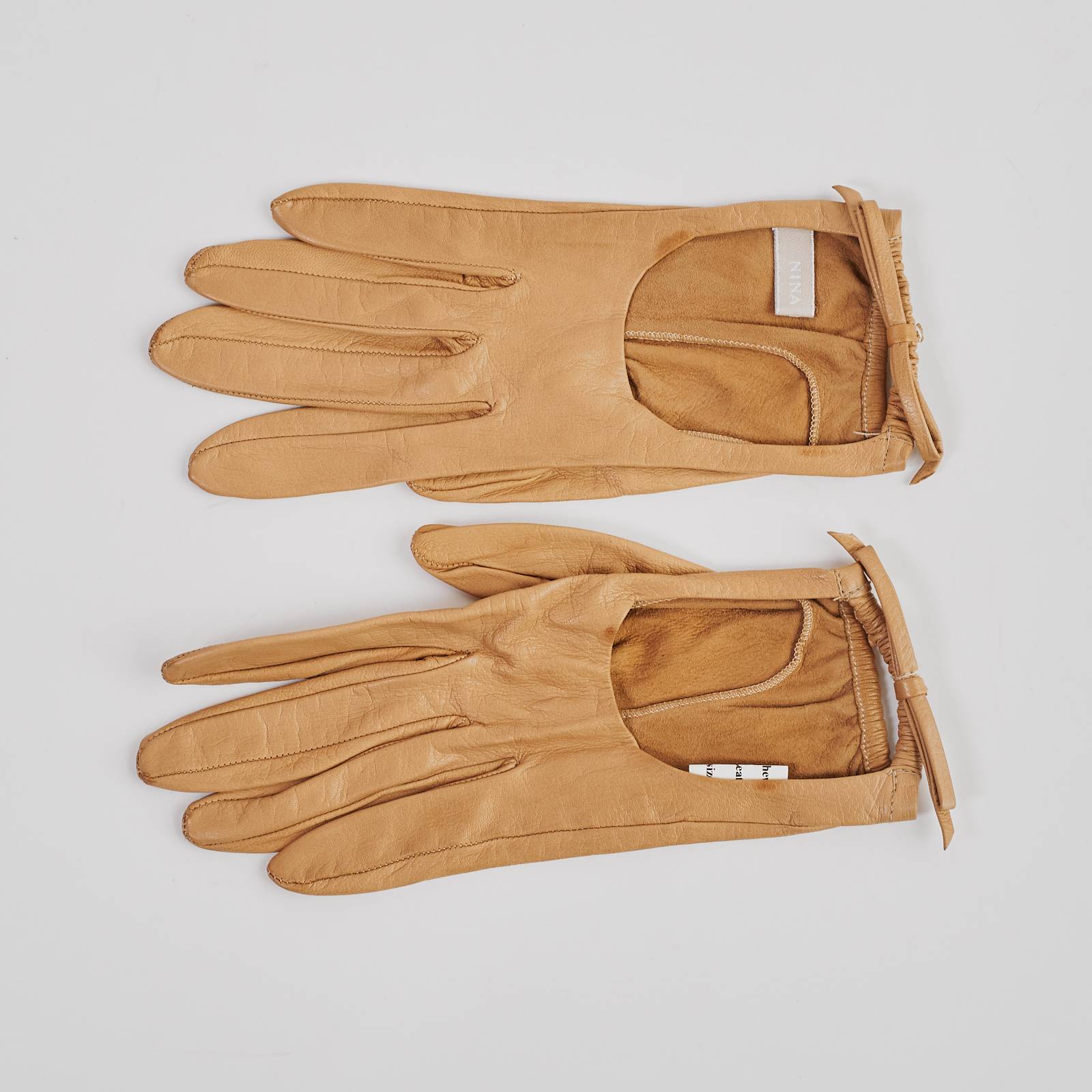 Перчатки Nina Ricci - купить оригинал в секонд-хенде SFS