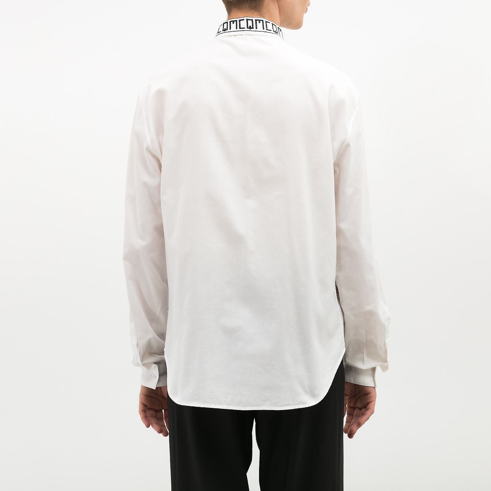Рубашка белого цвета McQ by Alexander McQueen - фото из каталога магазина брендовой одежды Second Friend Store Рубашка McQ by Alexander McQueen - купить оригинал в секонд-хенде SFS - 2