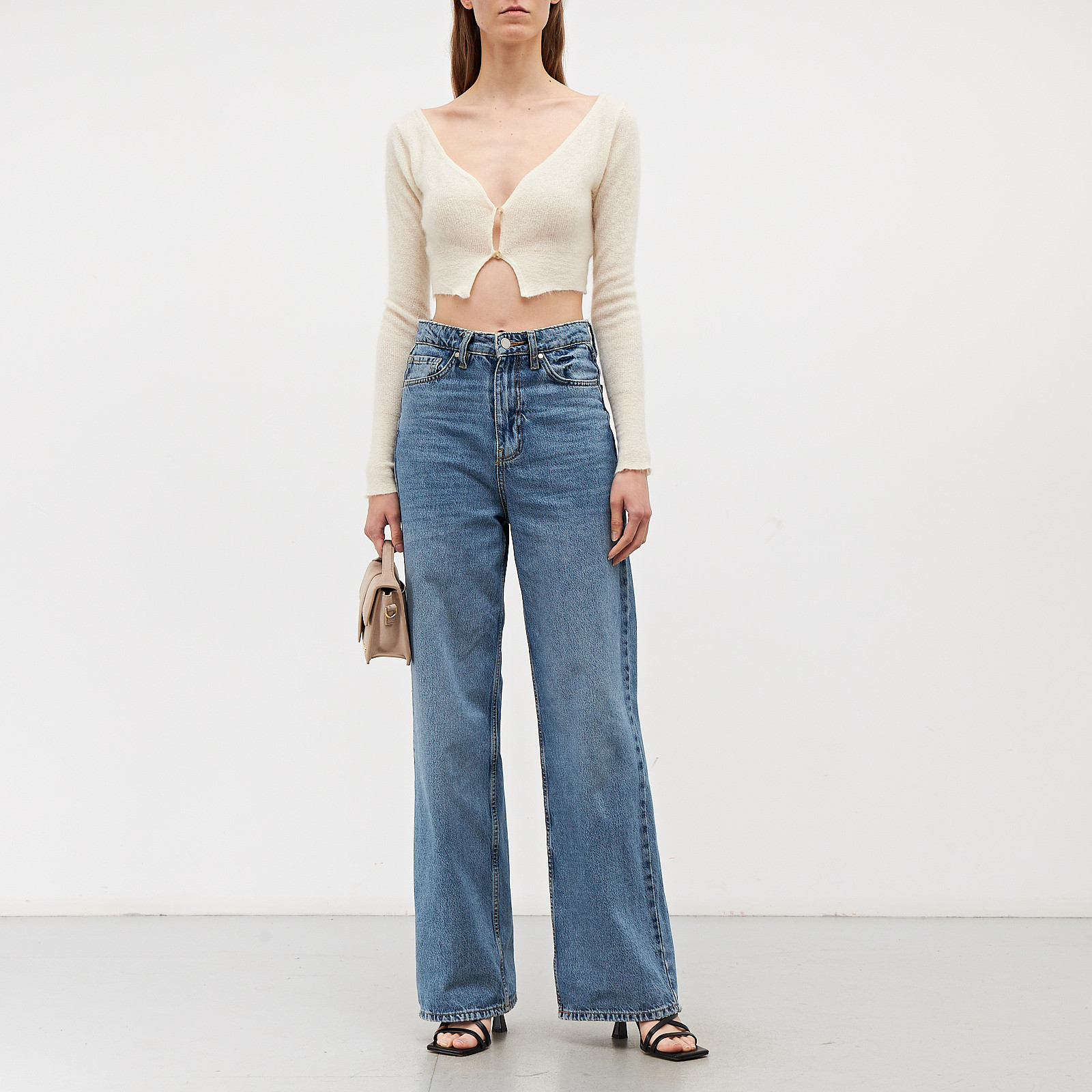 Кардиган белого цвета Jacquemus - фото из каталога магазина брендовой одежды Second Friend Store Кардиган Jacquemus - купить оригинал в секонд-хенде SFS - 1