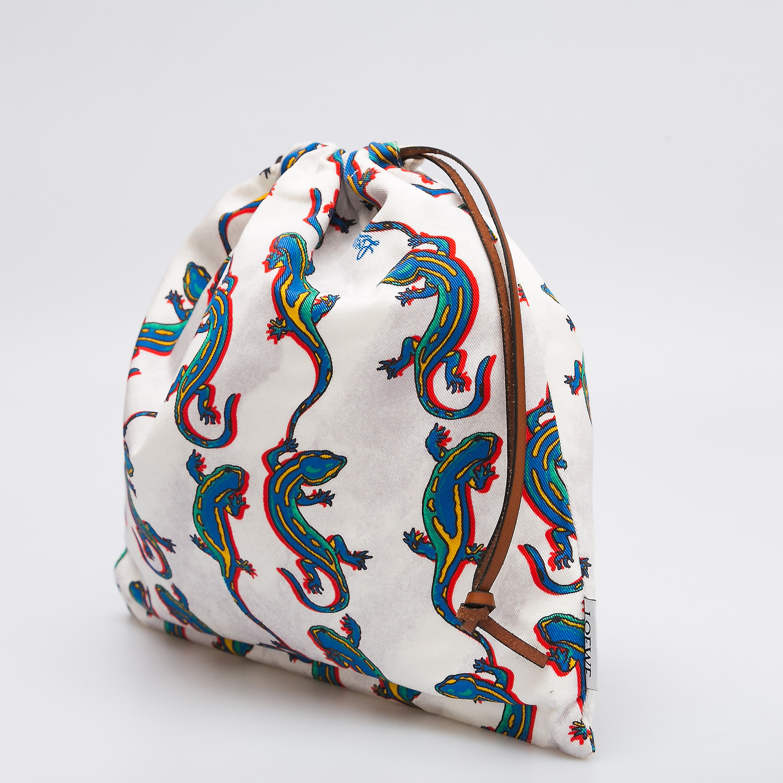 Клатч белого цвета Loewe - фото из каталога магазина брендовой одежды Second Friend Store Клатч Loewe - купить оригинал в секонд-хенде SFS - 3