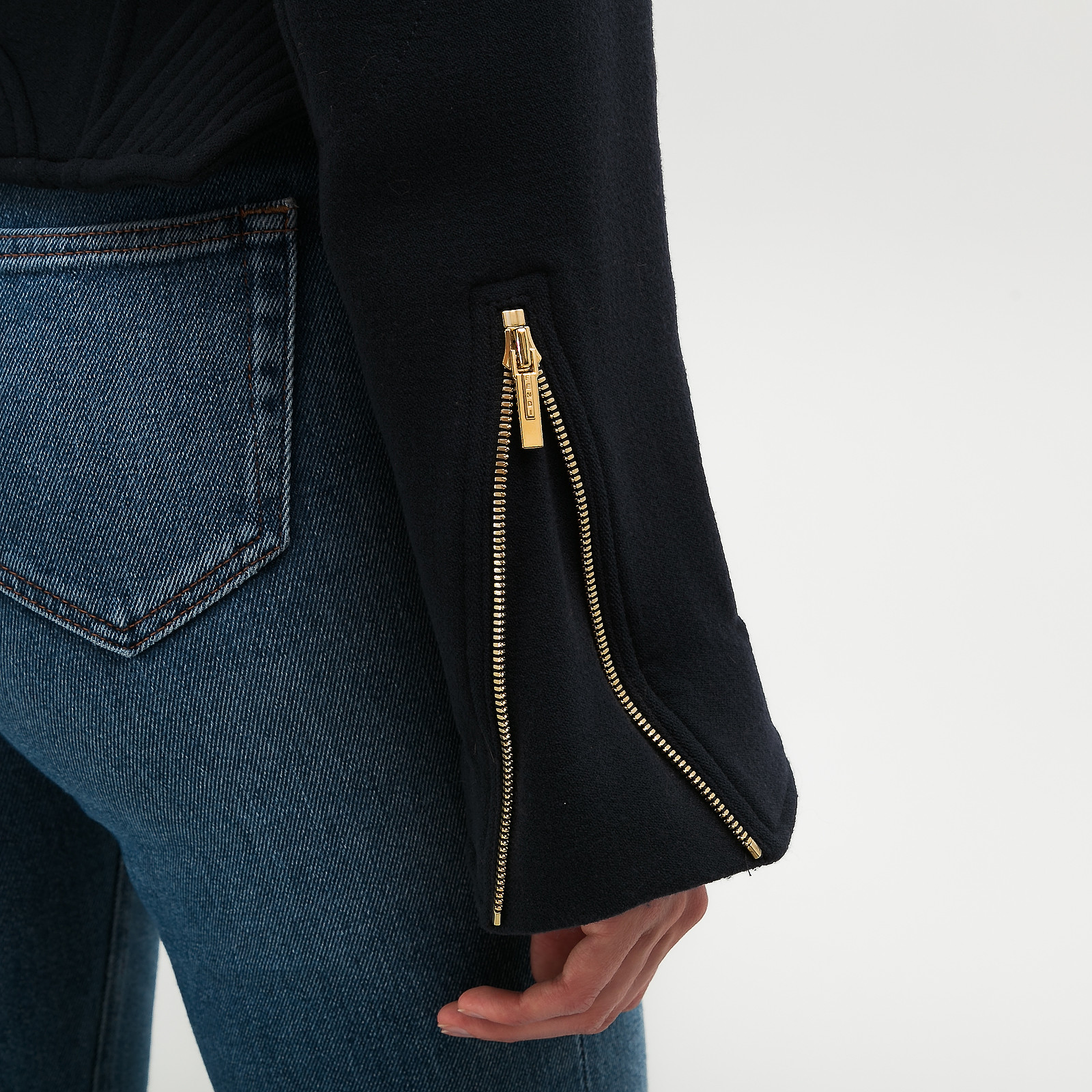 Куртка Fendi - купить оригинал в секонд-хенде SFS - 4