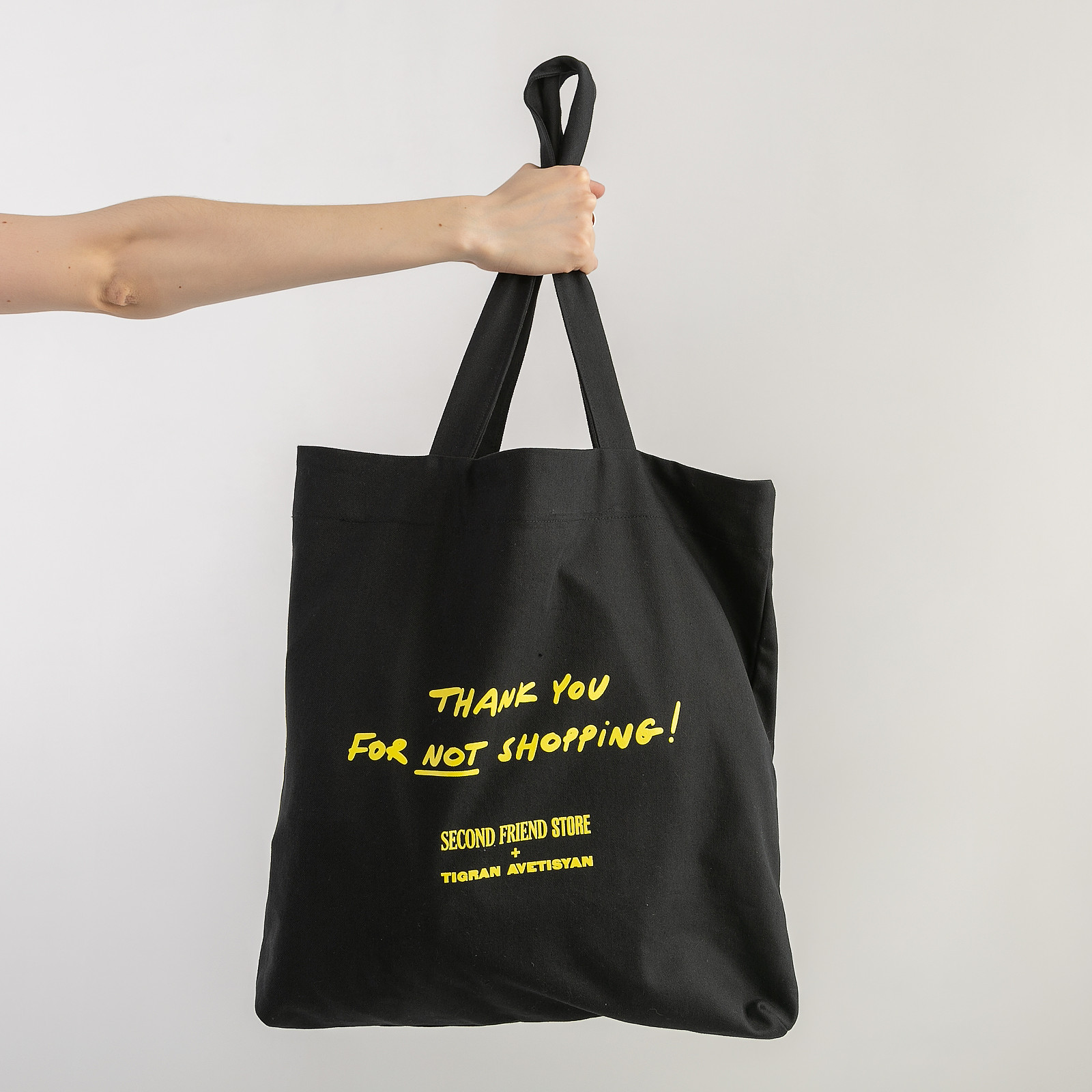 Шопер черного цвета Tigran Avetisyan x SFS - фото из каталога магазина брендовой одежды Second Friend Store Шопер Tigran Avetisyan x SFS - купить оригинал в секонд-хенде SFS - 2