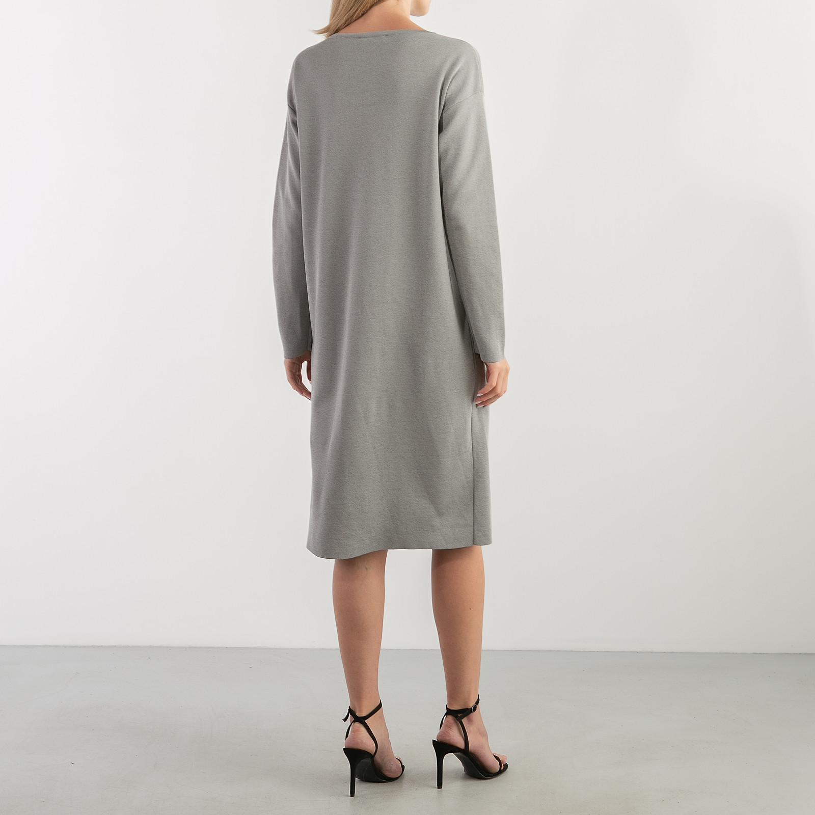 Платье  серого цвета 'S Max Mara - фото из каталога магазина брендовой одежды Second Friend Store Платье 'S Max Mara - купить оригинал в секонд-хенде SFS - 2