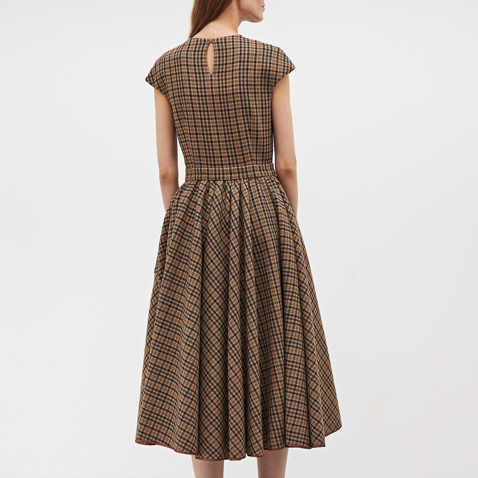 Платье коричневого цвета Rochas - фото из каталога магазина брендовой одежды Second Friend Store Платье Rochas - купить оригинал в секонд-хенде SFS - 3