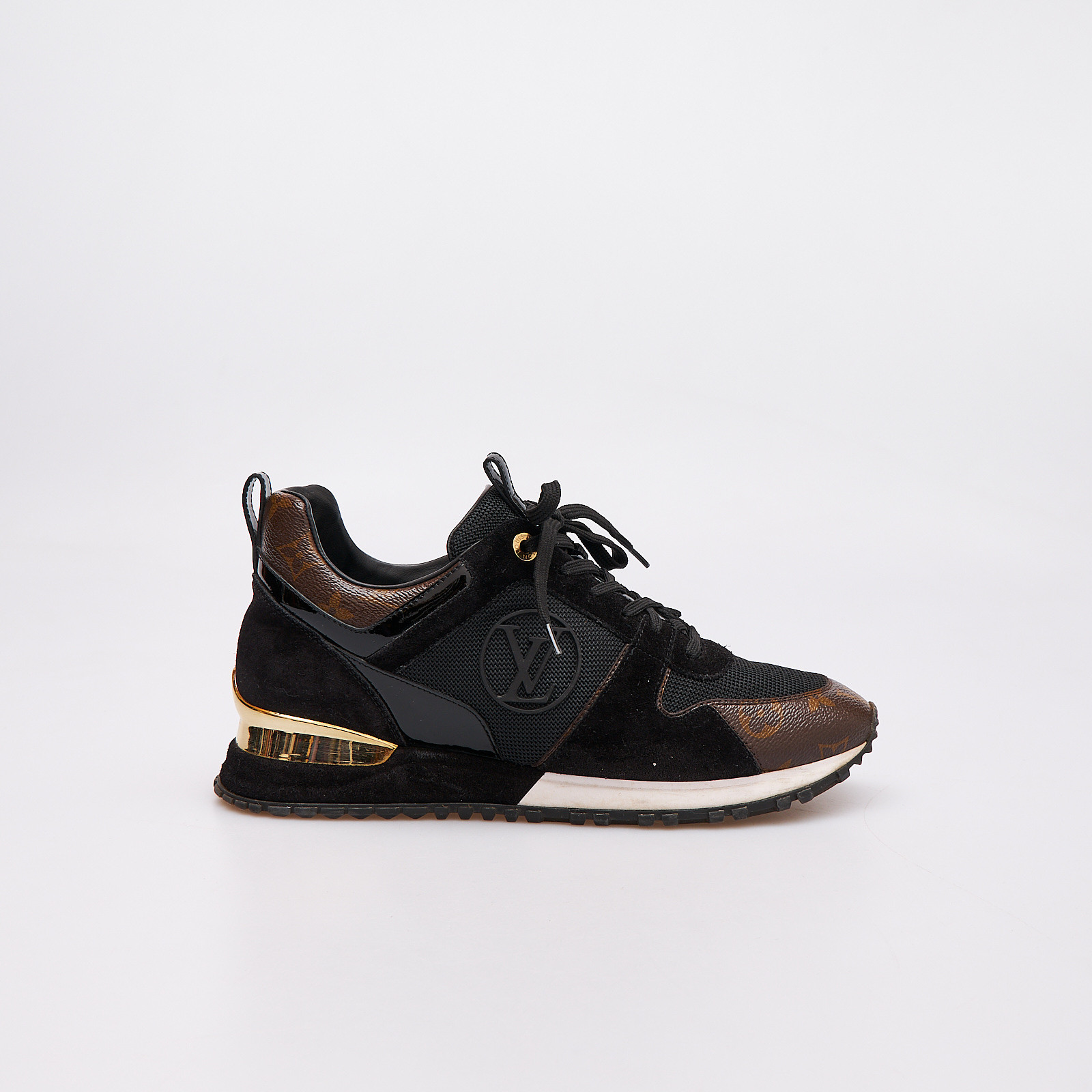 Кроссовки черного цвета Louis Vuitton - фото из каталога магазина брендовой одежды Second Friend Store Кроссовки Louis Vuitton - купить оригинал в секонд-хенде SFS - 1