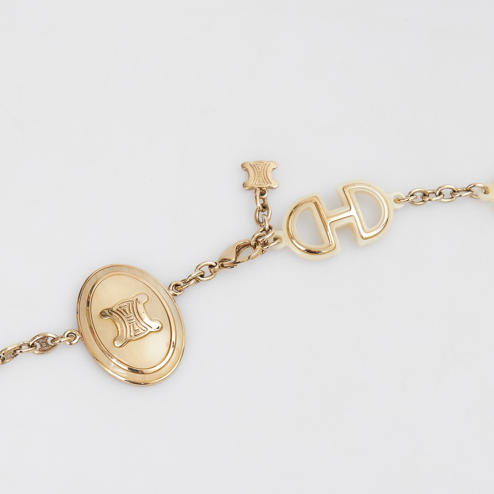 Пояс бежевого цвета Celine - фото из каталога магазина брендовой одежды Second Friend Store Пояс Celine - купить оригинал в секонд-хенде SFS - 3