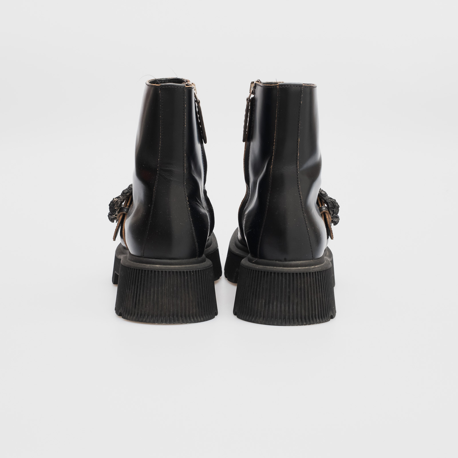 Ботинки черного цвета Gucci - фото из каталога магазина брендовой одежды Second Friend Store Ботинки Gucci - купить оригинал в секонд-хенде SFS - 3