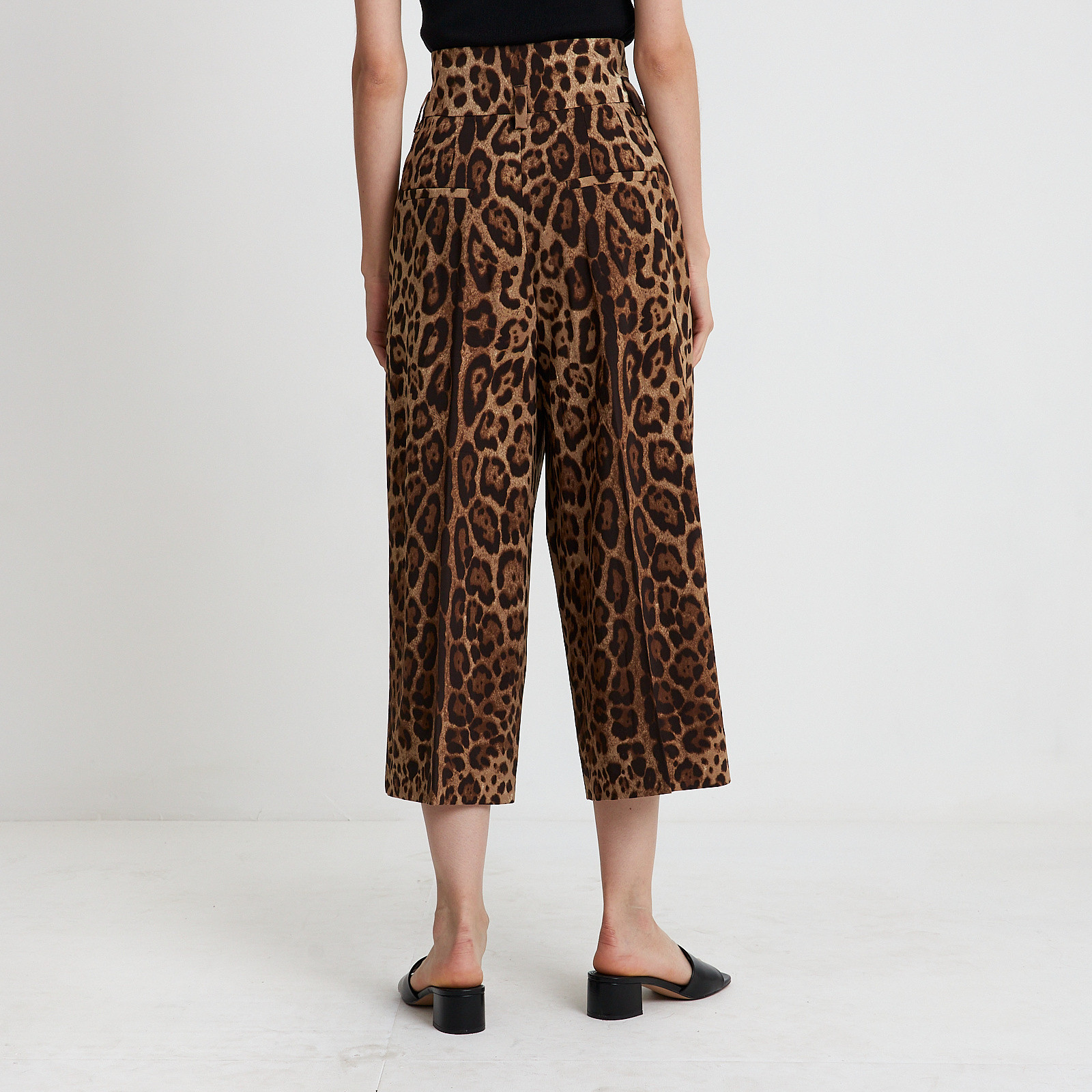 Кюлоты  коричневого цвета Dolce&Gabbana - фото из каталога магазина брендовой одежды Second Friend Store Кюлоты Dolce&Gabbana - купить оригинал в секонд-хенде SFS - 3